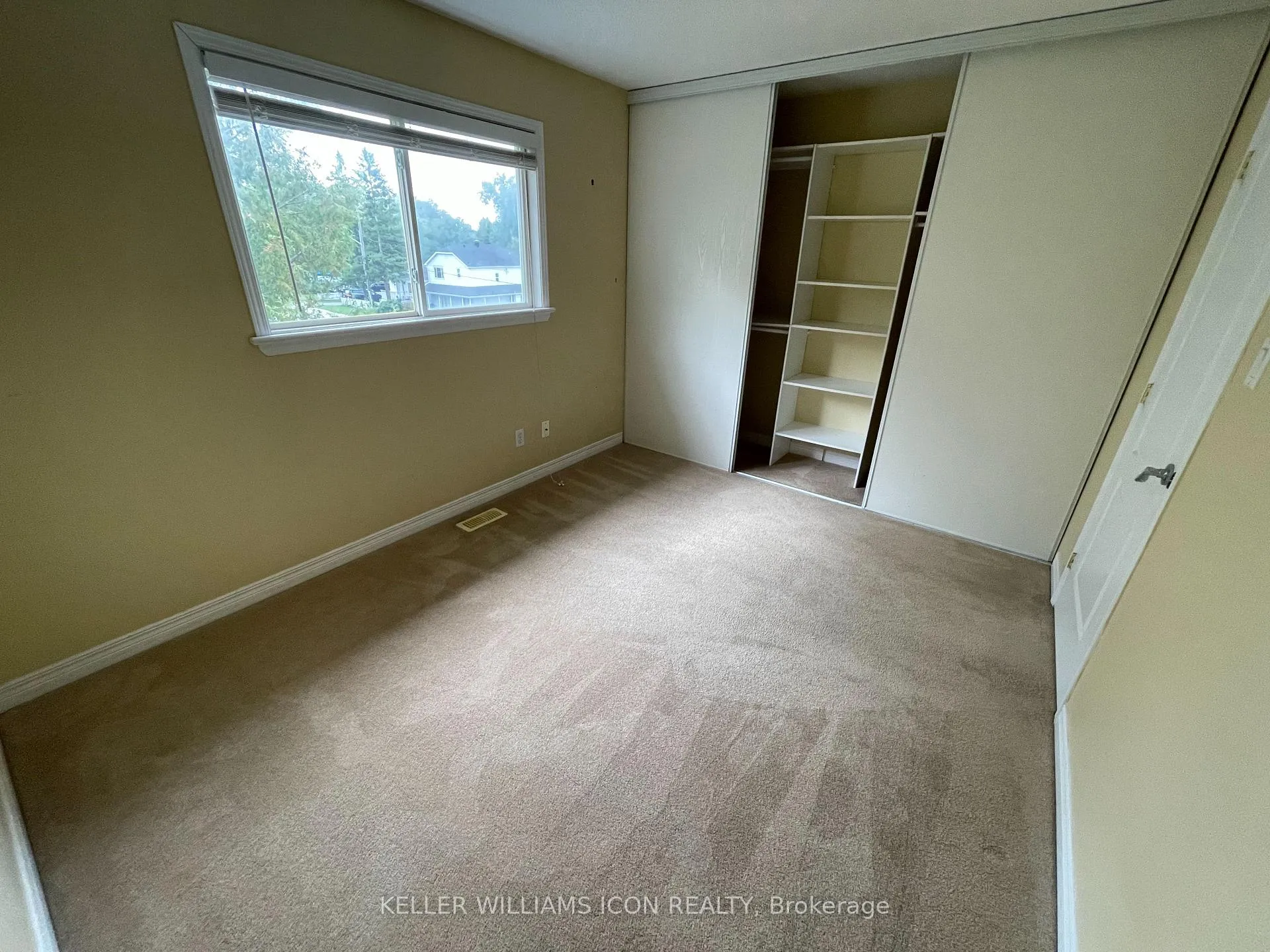 Photo 13 of Unit 2, 825 Grenon Avenue, Ottawa, Britannia Heights — HOMEH