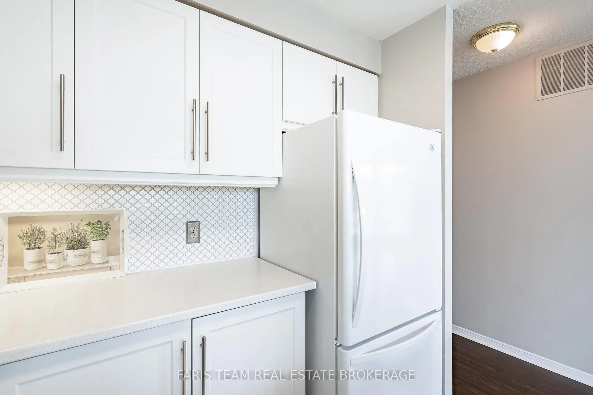Photo 9 of Unit 511, 150 Dunlop Street E, Barrie, City Centre — HOMEH