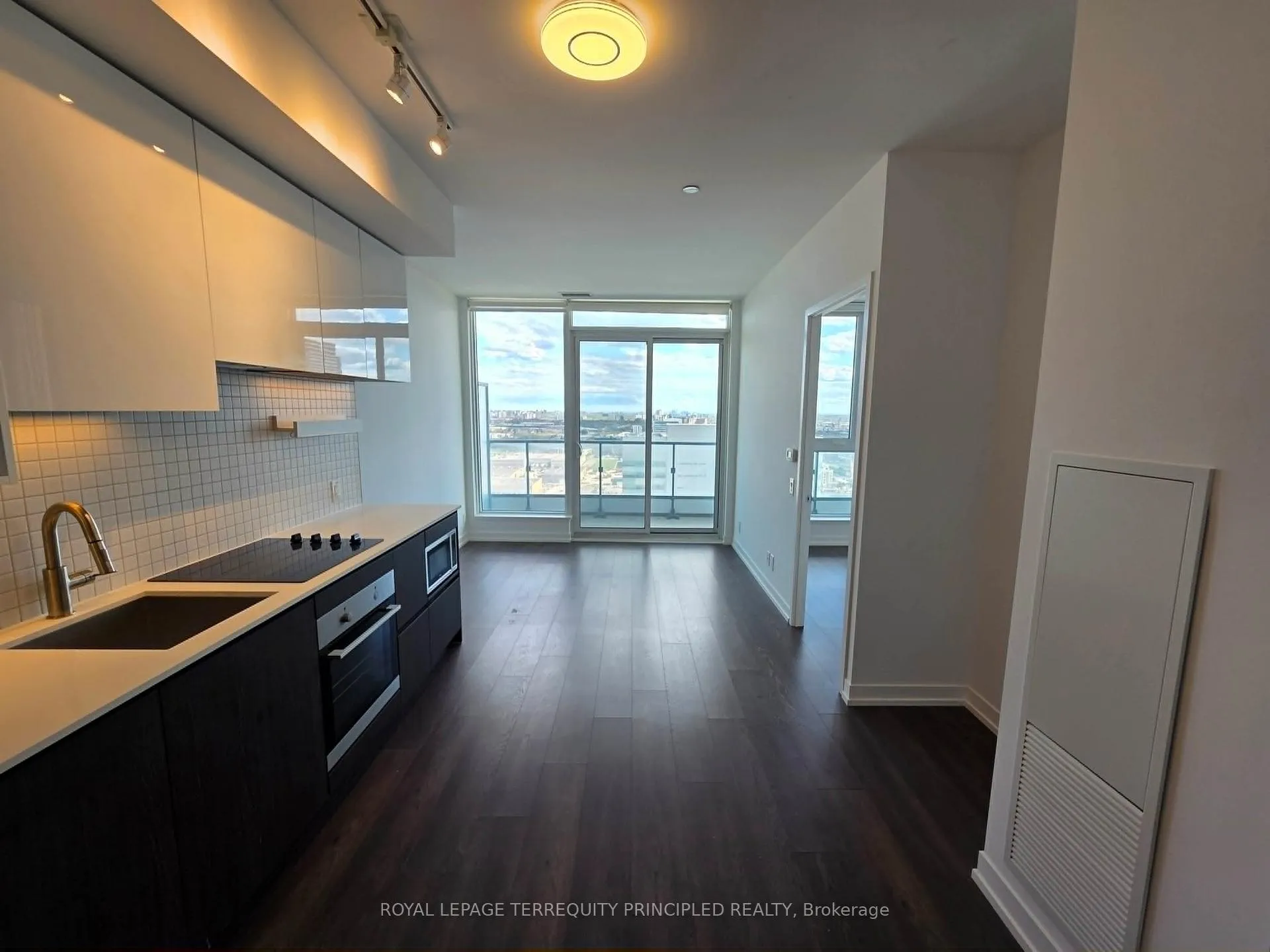 Photo 6 of Unit 2908, 5 Buttermill Avenue, Vaughan, Vaughan Corporate Centre — HOMEH