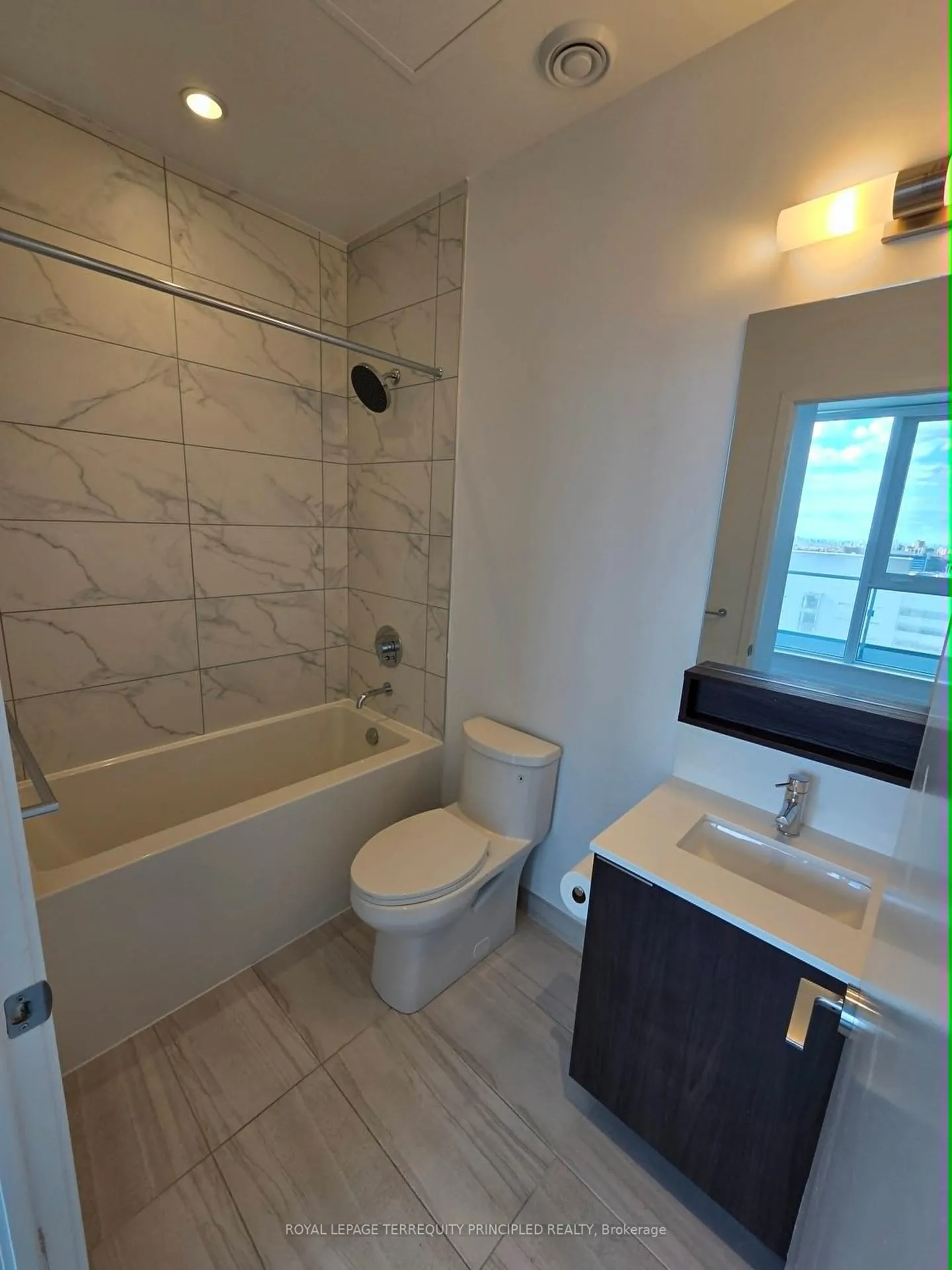 Photo 15 of Unit 2908, 5 Buttermill Avenue, Vaughan, Vaughan Corporate Centre — HOMEH
