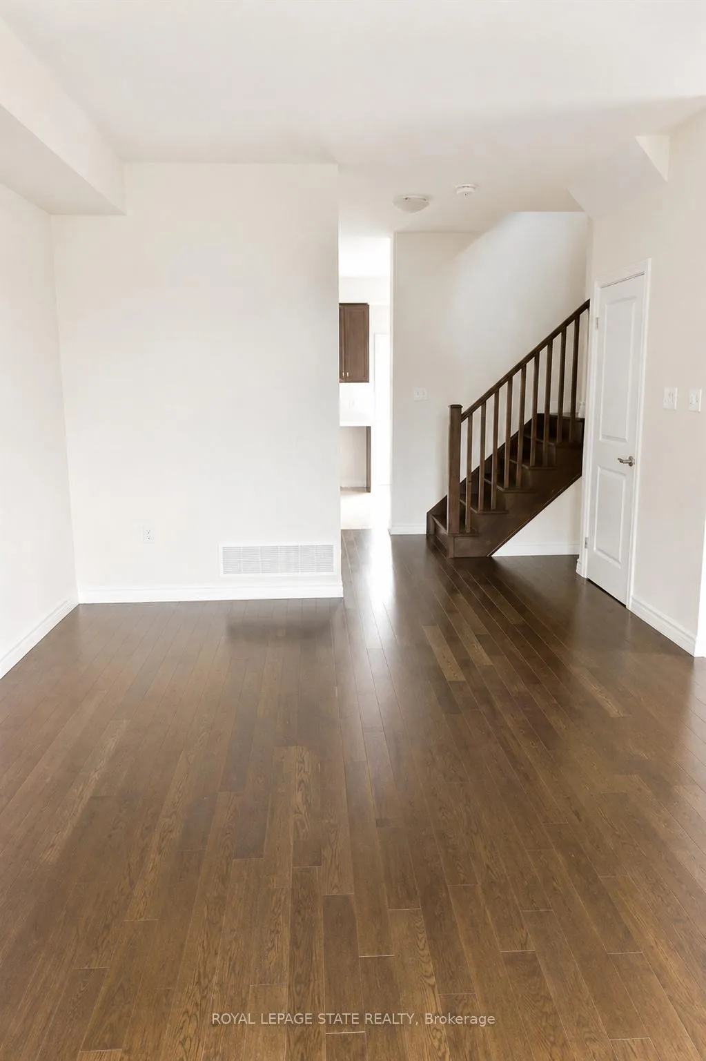 Photo 5 of 37 Barley Lane, Hamilton, Ancaster — HOMEH
