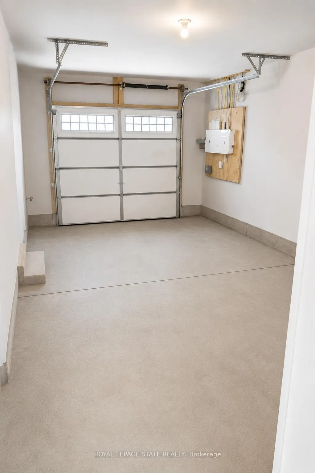 Photo 13 of 37 Barley Lane, Hamilton, Ancaster — HOMEH