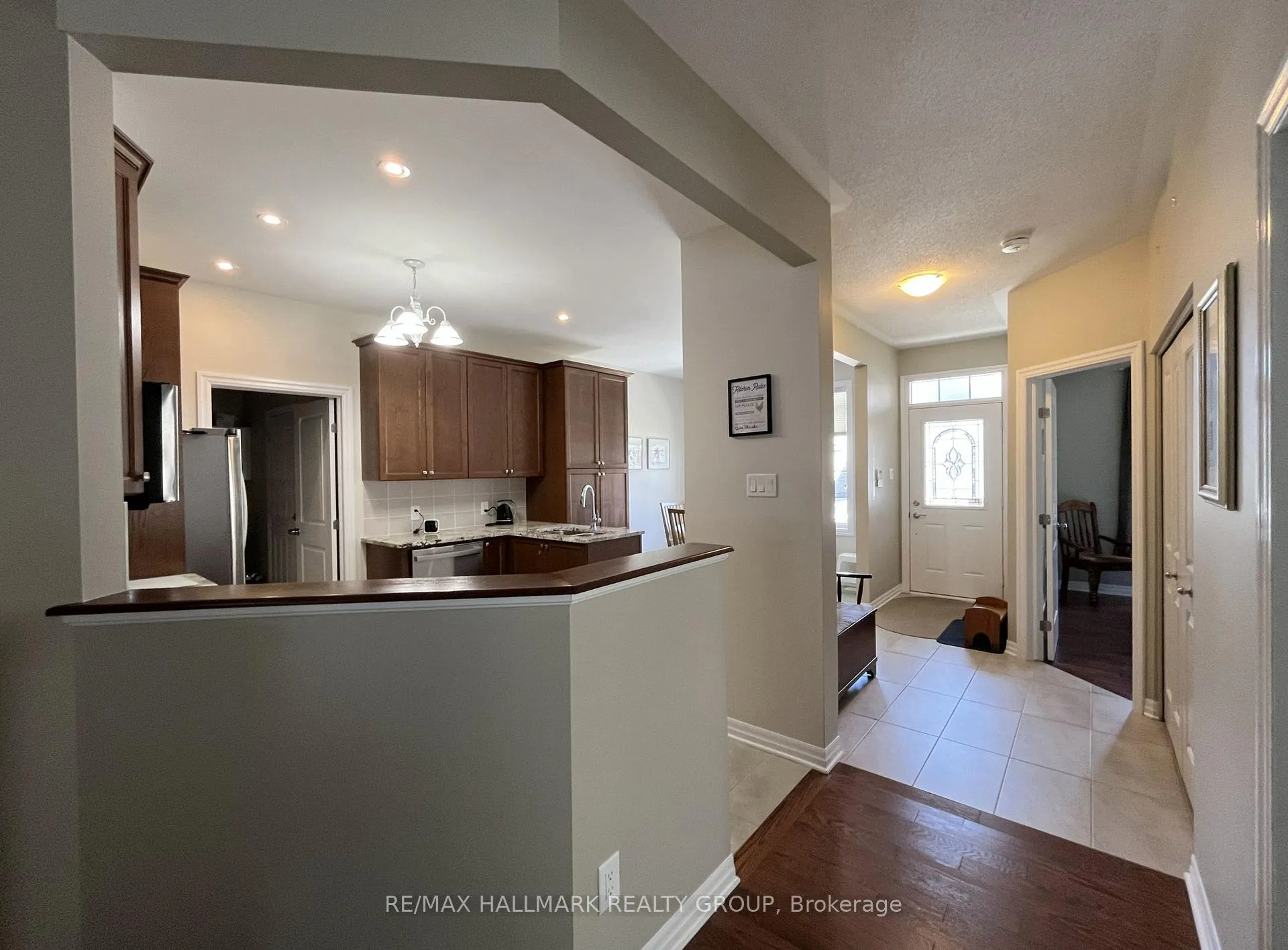 Photo 3 of 533 Peerless Street, Ottawa, Barrhaven - Cedargrove/Fraserdale — HOMEH