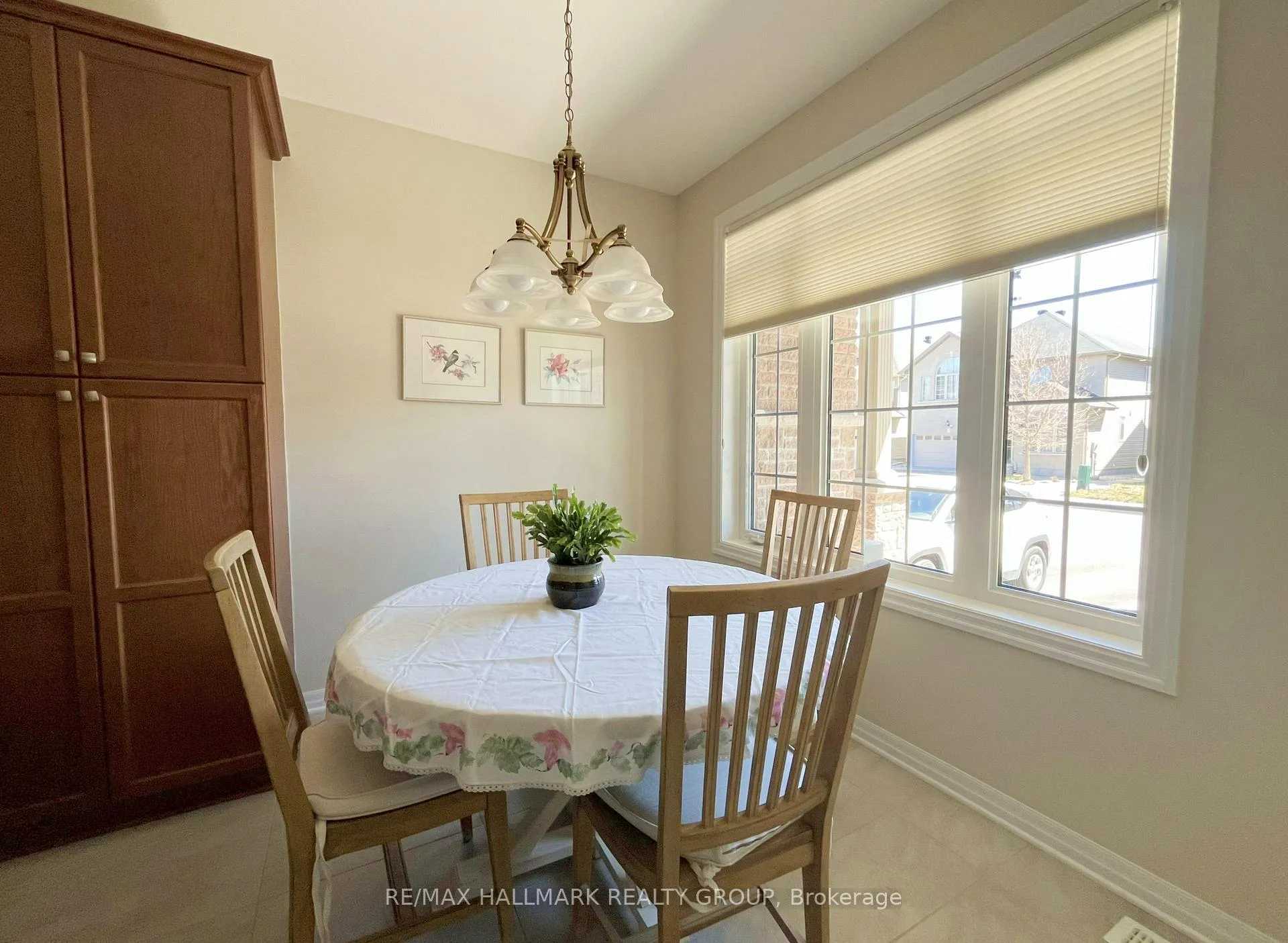 Photo 4 of 533 Peerless Street, Ottawa, Barrhaven - Cedargrove/Fraserdale — HOMEH
