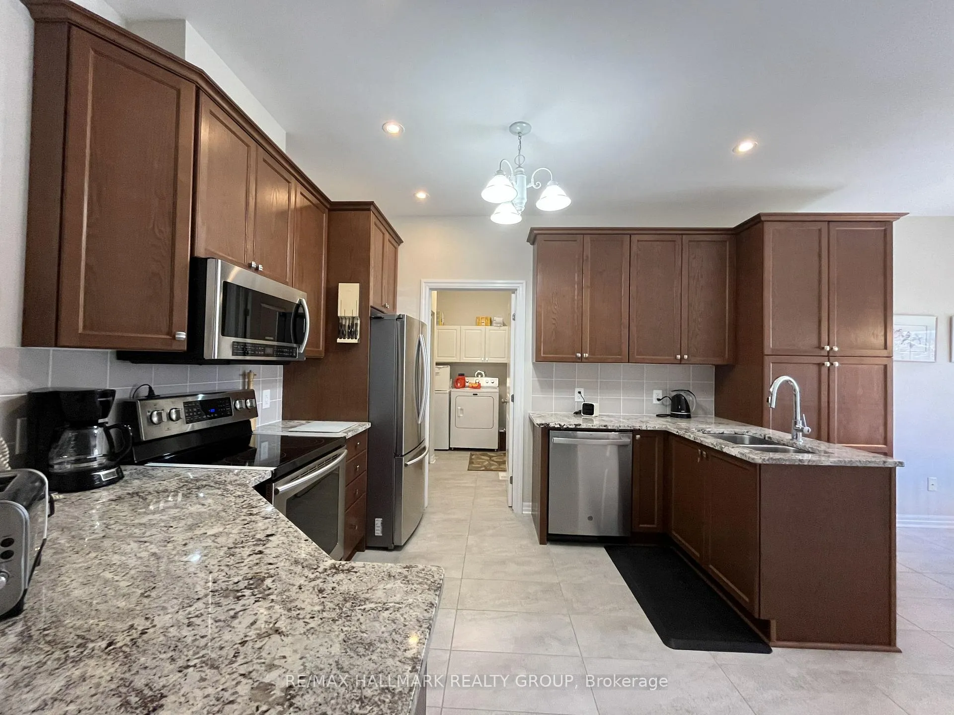 Photo 7 of 533 Peerless Street, Ottawa, Barrhaven - Cedargrove/Fraserdale — HOMEH