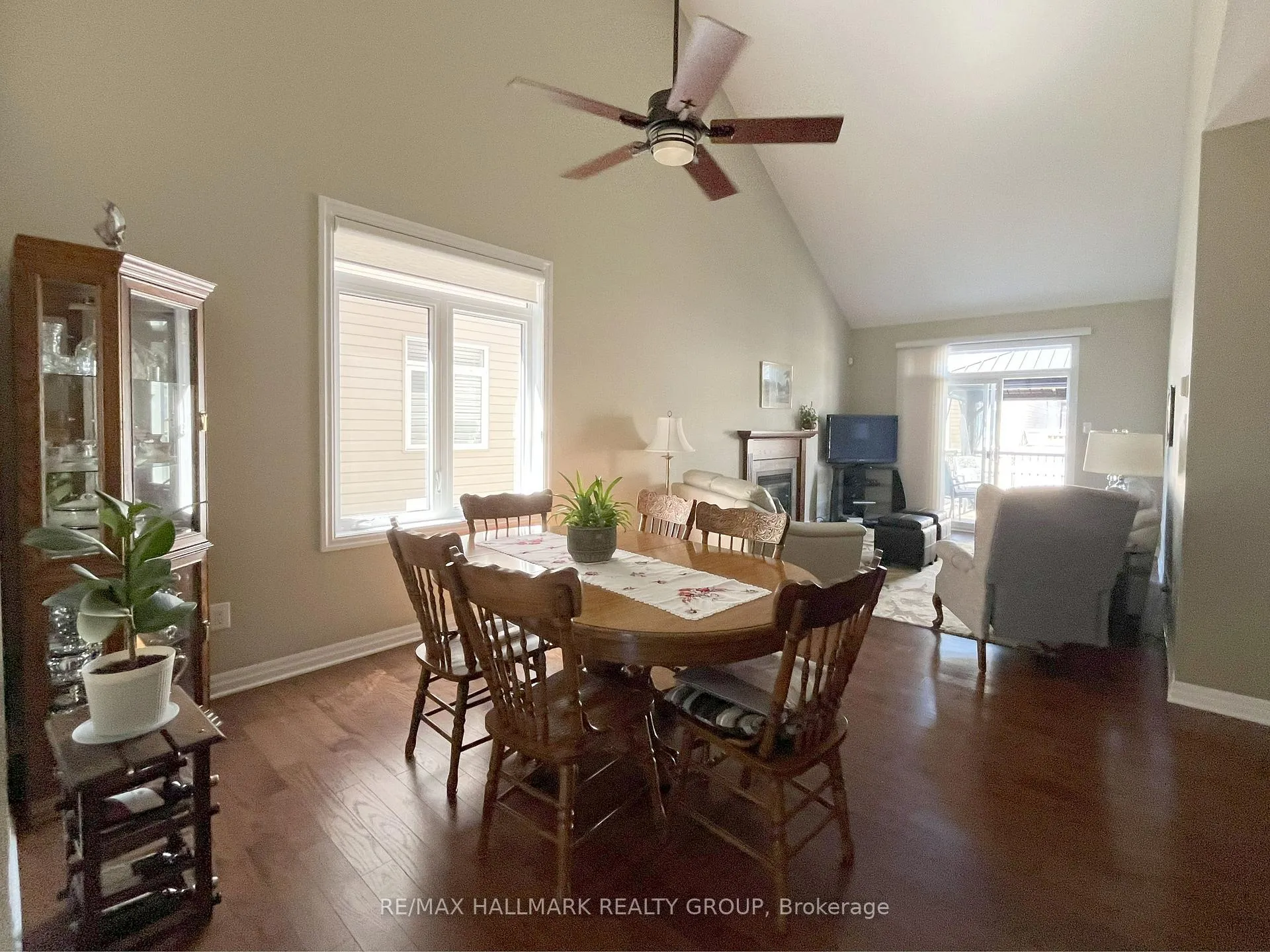 Photo 9 of 533 Peerless Street, Ottawa, Barrhaven - Cedargrove/Fraserdale — HOMEH