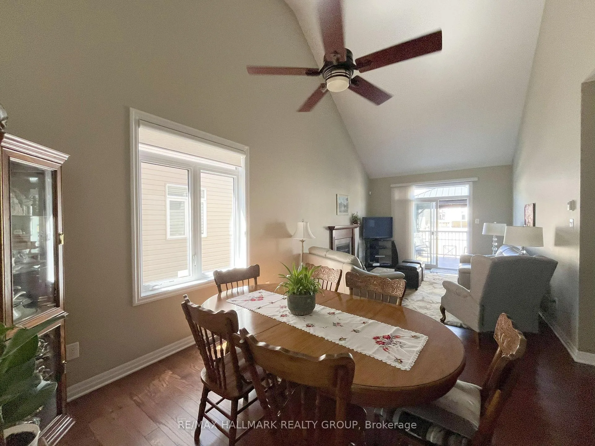 Photo 11 of 533 Peerless Street, Ottawa, Barrhaven - Cedargrove/Fraserdale — HOMEH