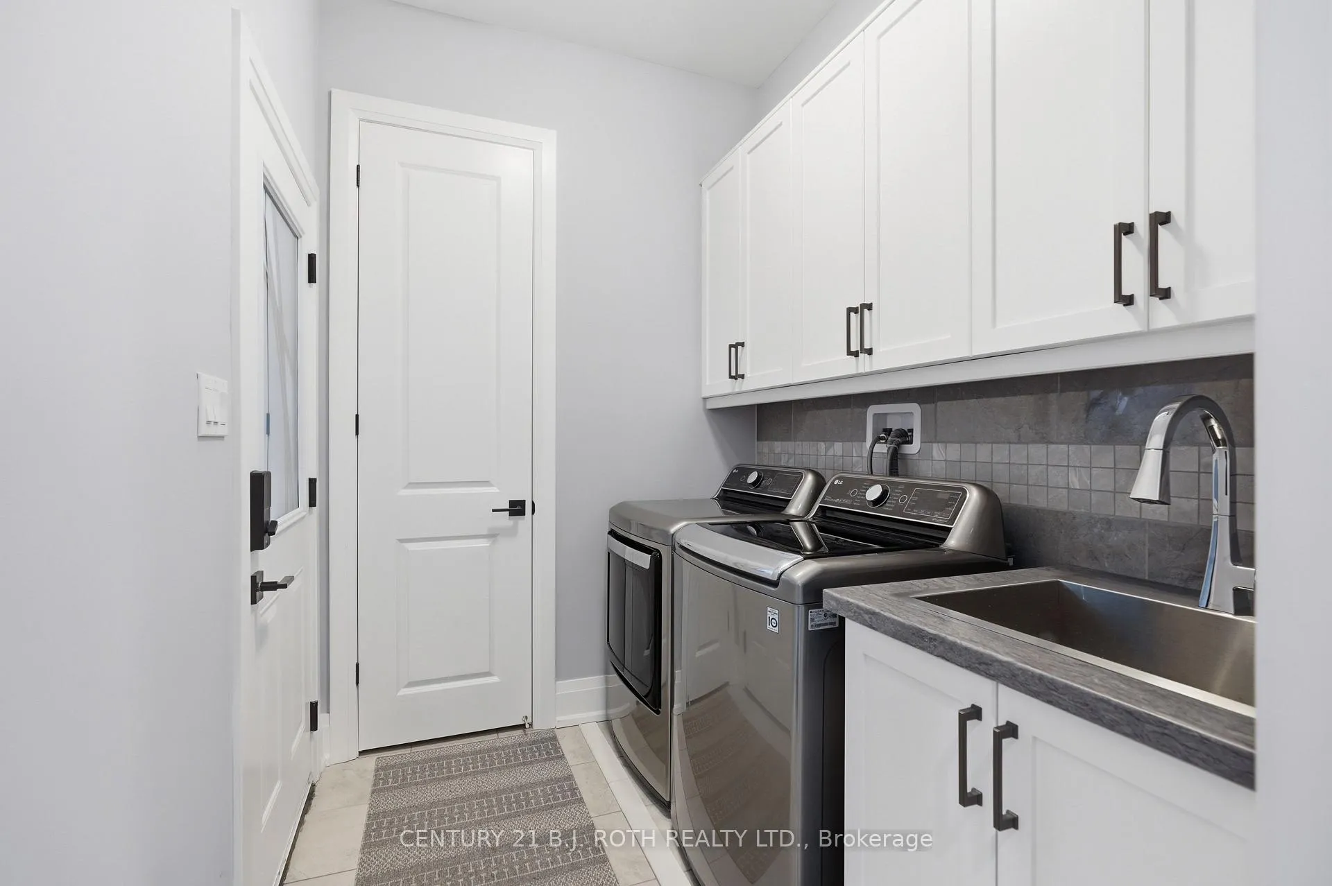 Photo 8 of 131 Trail Boulevard, Springwater, Centre Vespra — HOMEH