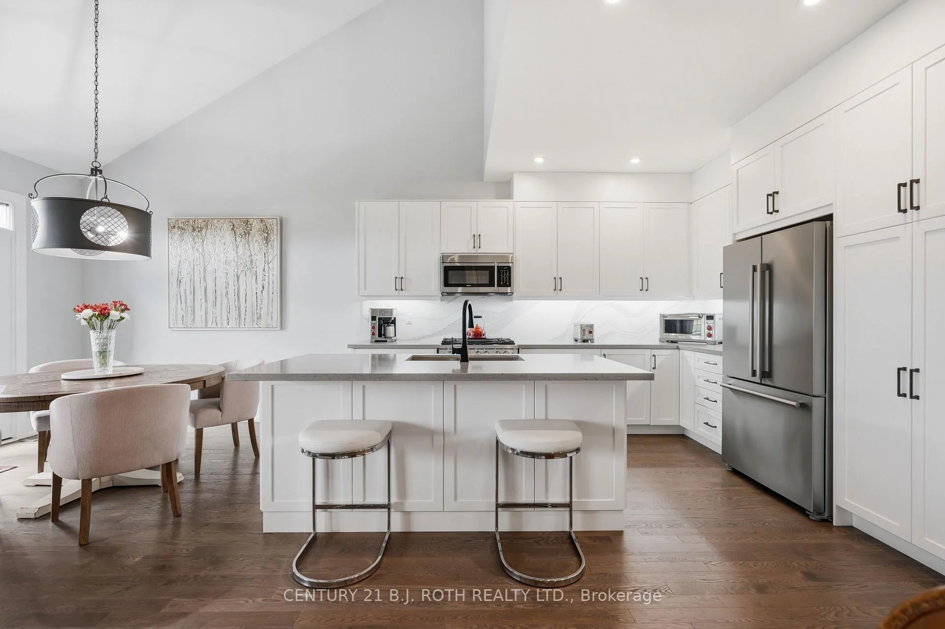 Photo 9 of 131 Trail Boulevard, Springwater, Centre Vespra — HOMEH