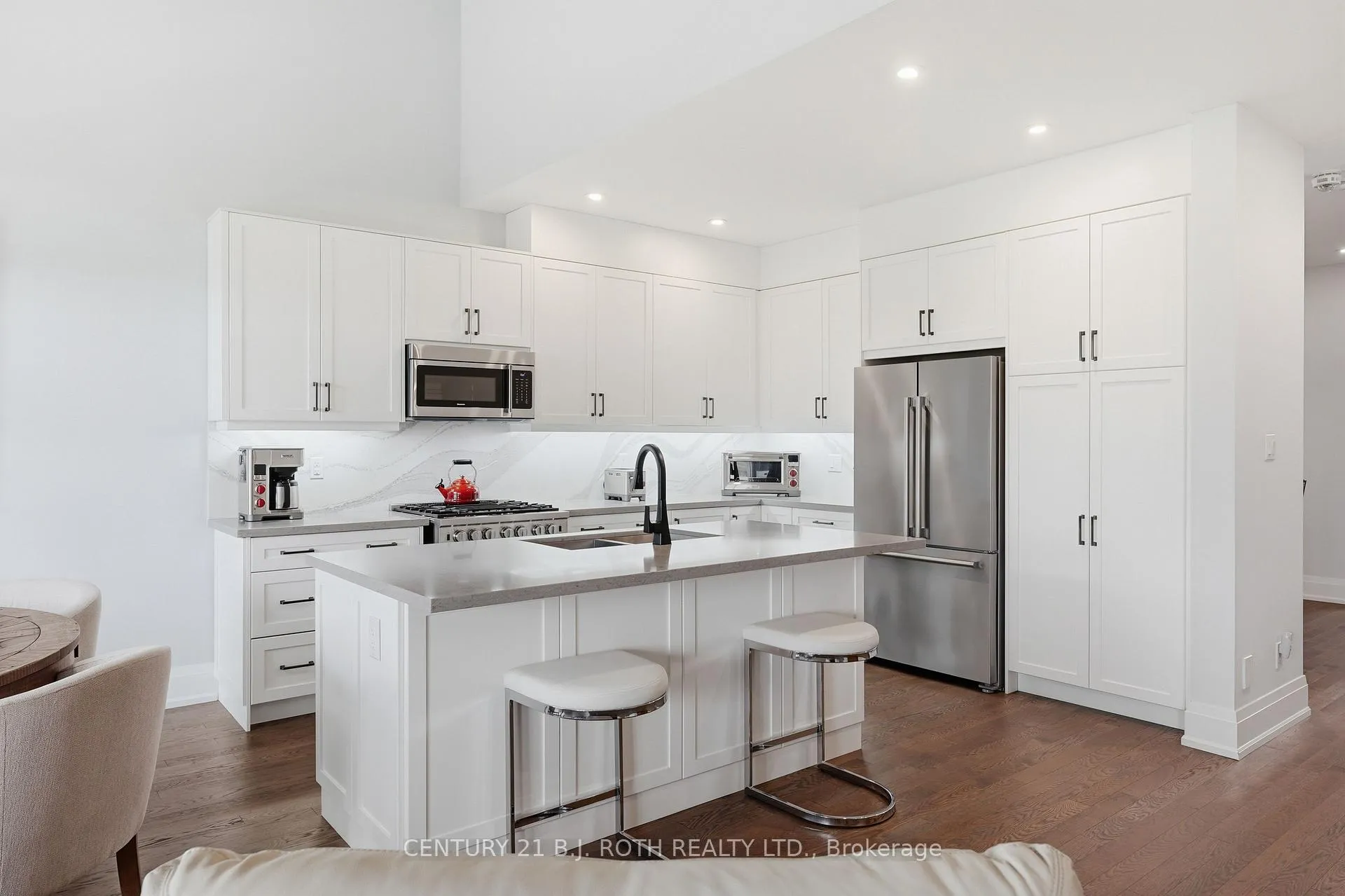 Photo 10 of 131 Trail Boulevard, Springwater, Centre Vespra — HOMEH
