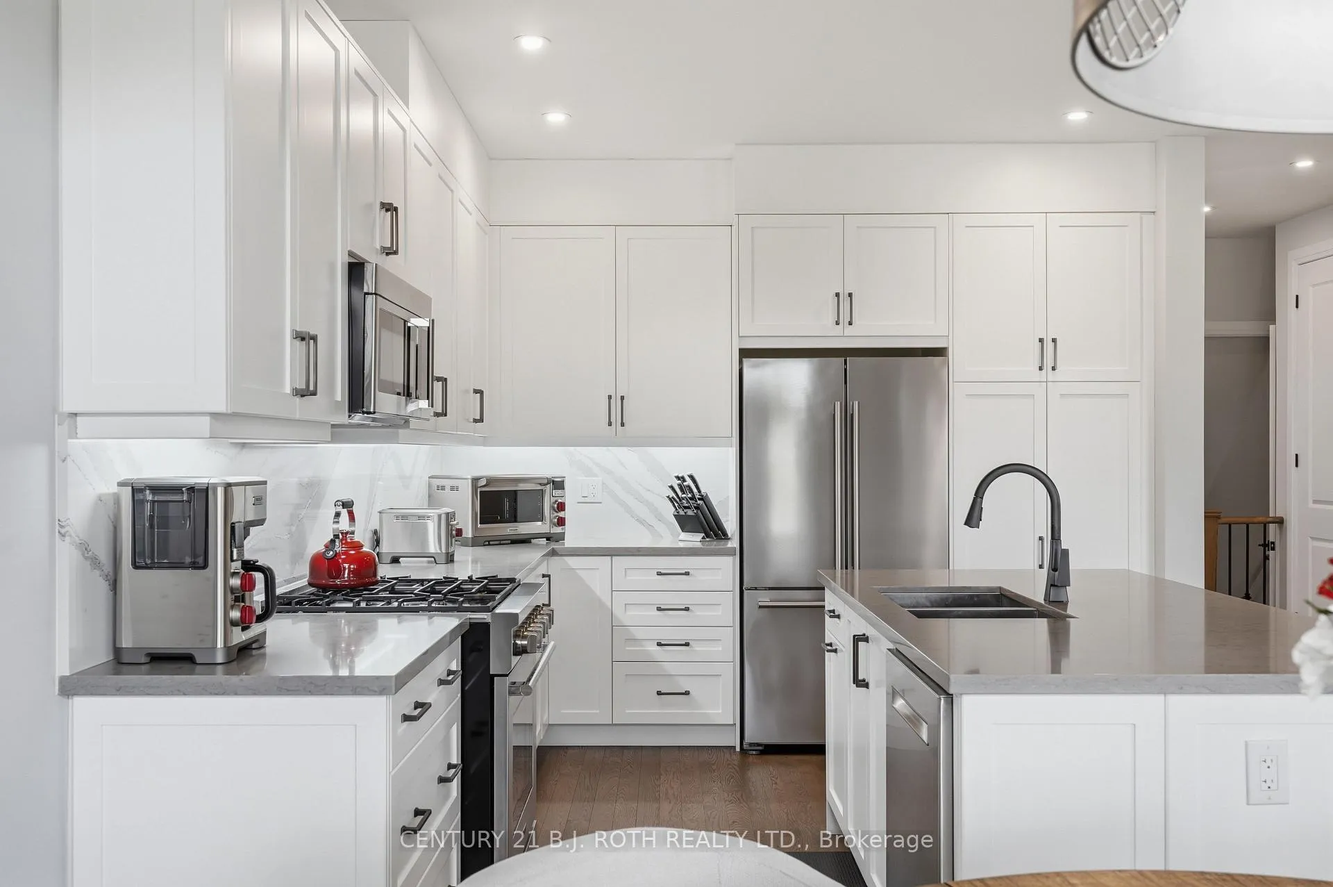 Photo 11 of 131 Trail Boulevard, Springwater, Centre Vespra — HOMEH