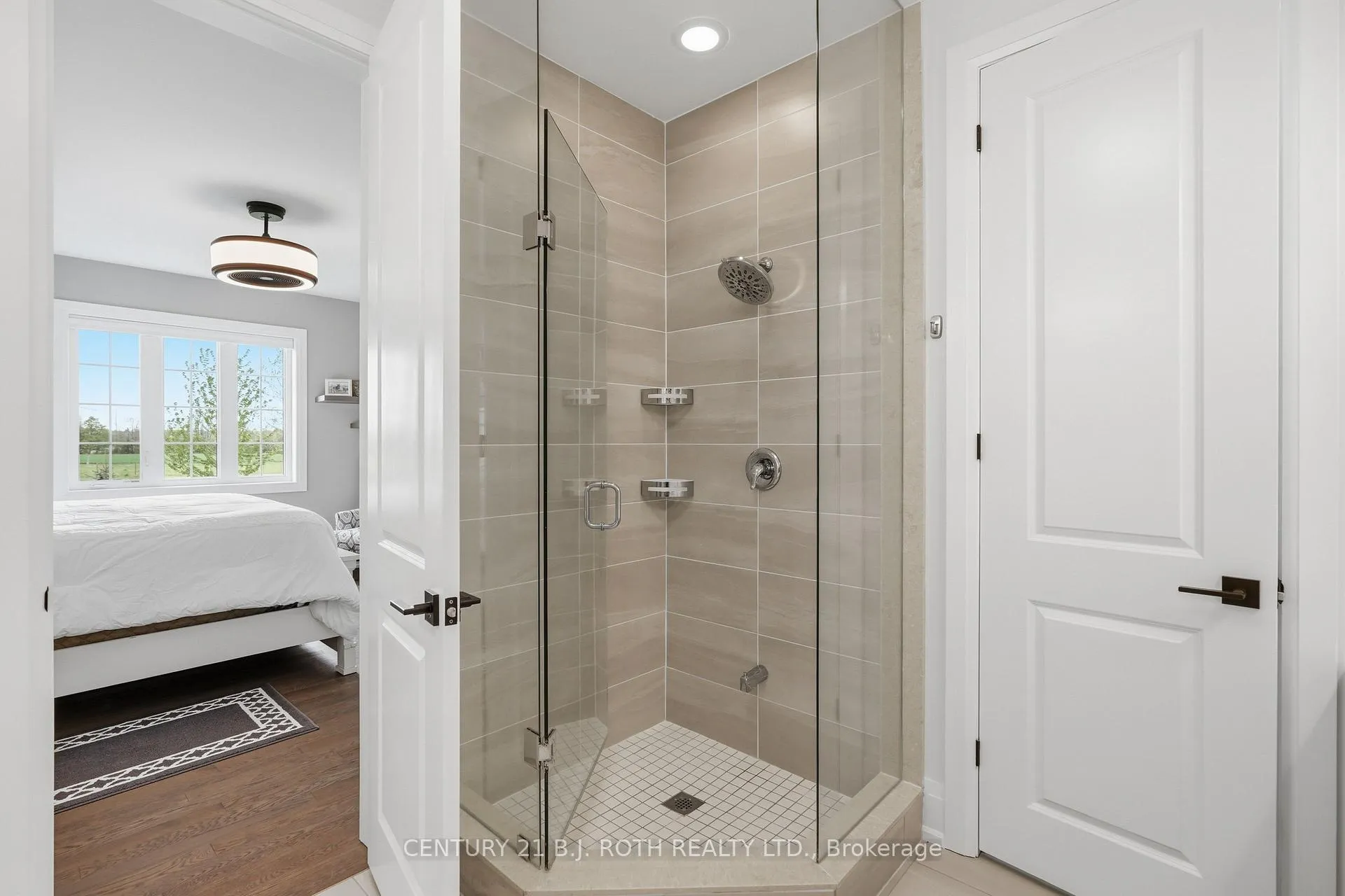 Photo 22 of 131 Trail Boulevard, Springwater, Centre Vespra — HOMEH