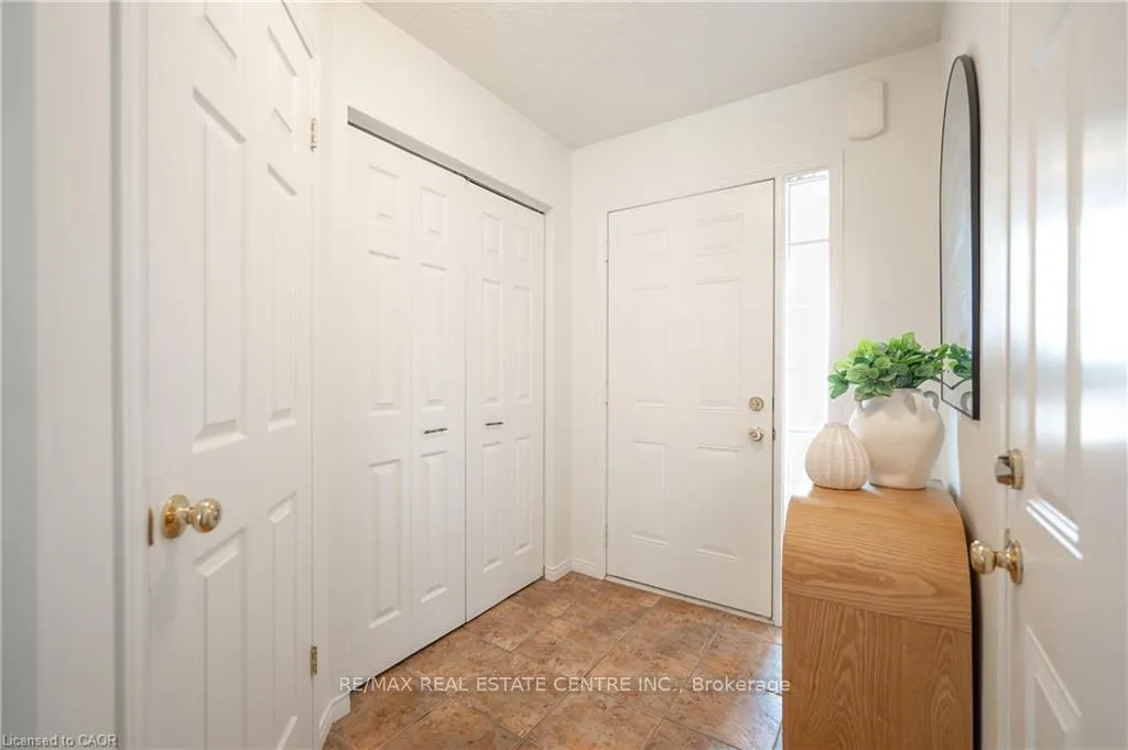 Photo 5 of 30 Fallowfield Drive, Kitchener, Country Hills East — HOMEH