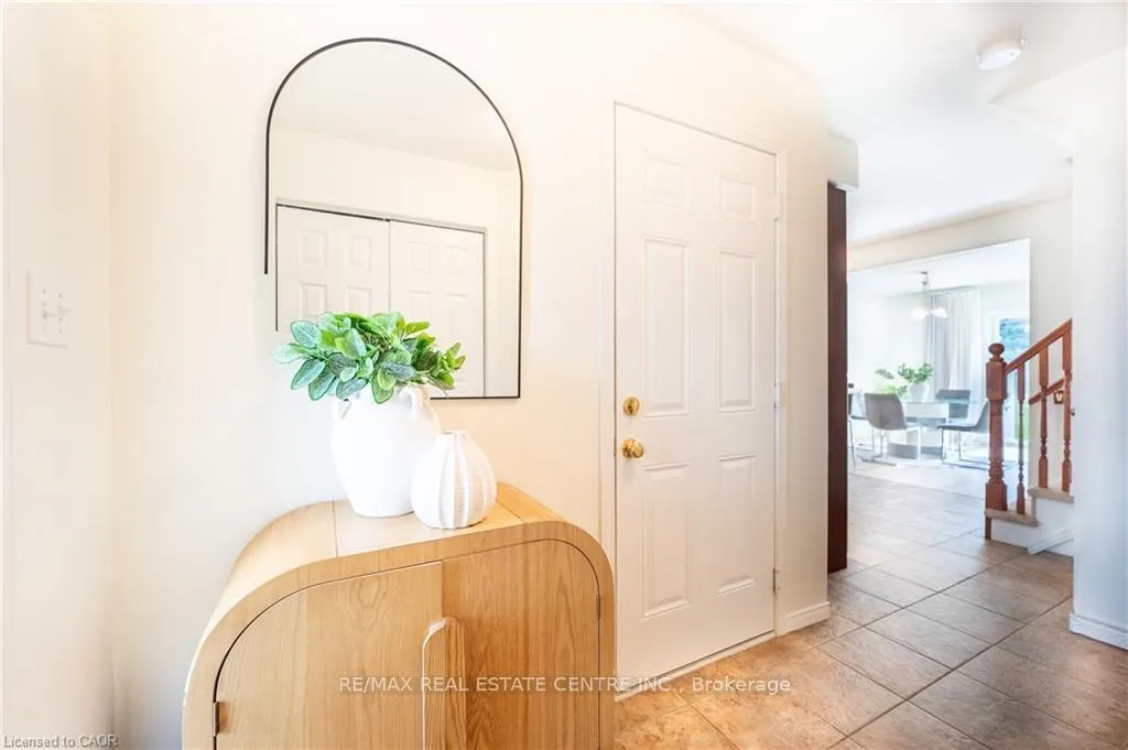 Photo 6 of 30 Fallowfield Drive, Kitchener, Country Hills East — HOMEH