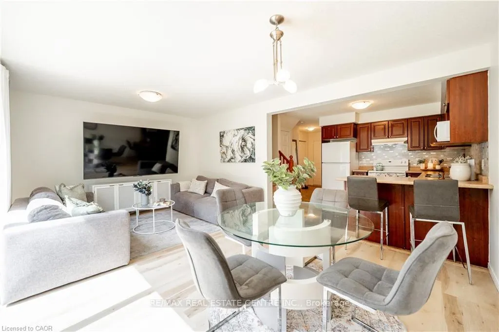 Photo 12 of 30 Fallowfield Drive, Kitchener, Country Hills East — HOMEH