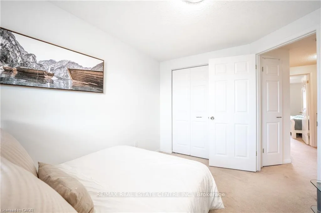 Photo 19 of 30 Fallowfield Drive, Kitchener, Country Hills East — HOMEH