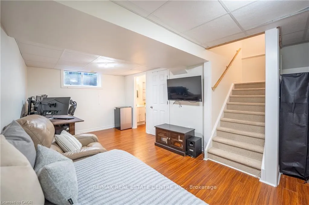 Photo 32 of 30 Fallowfield Drive, Kitchener, Country Hills East — HOMEH