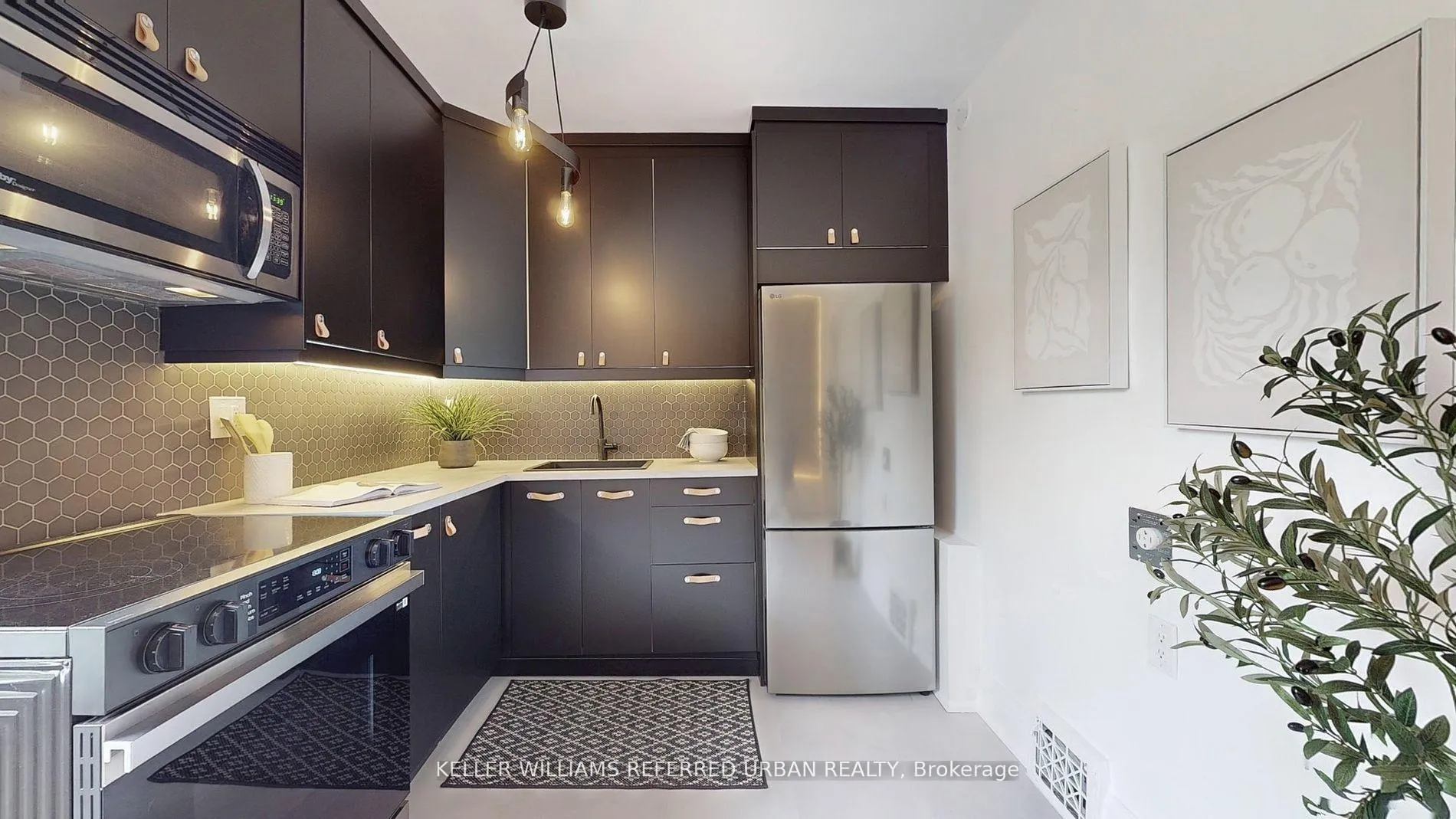 Photo 9 of Unit Upper, 266 Highfield Road, Toronto, Greenwood-Coxwell — HOMEH