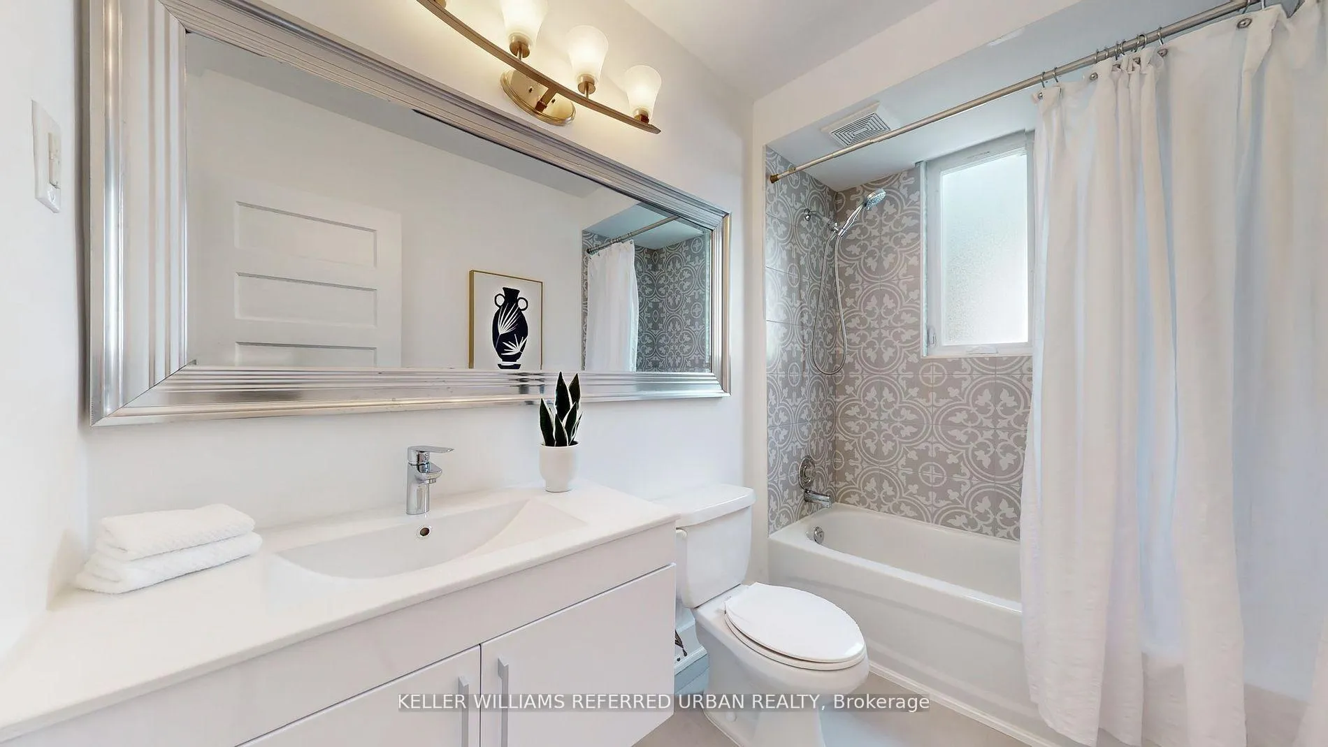 Photo 18 of Unit Upper, 266 Highfield Road, Toronto, Greenwood-Coxwell — HOMEH