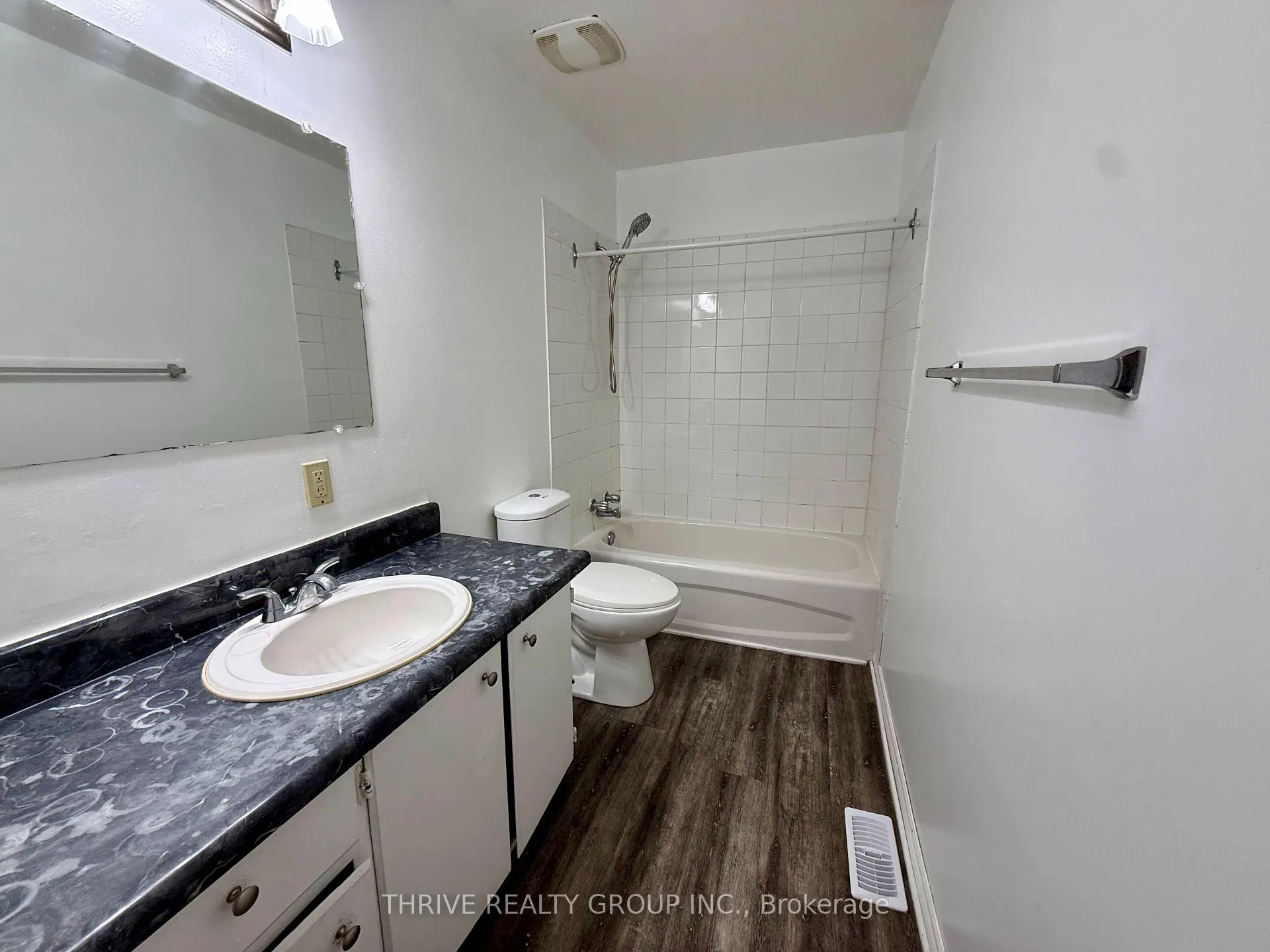 Photo 8 of 161 Toulon Crescent, London, East I — HOMEH