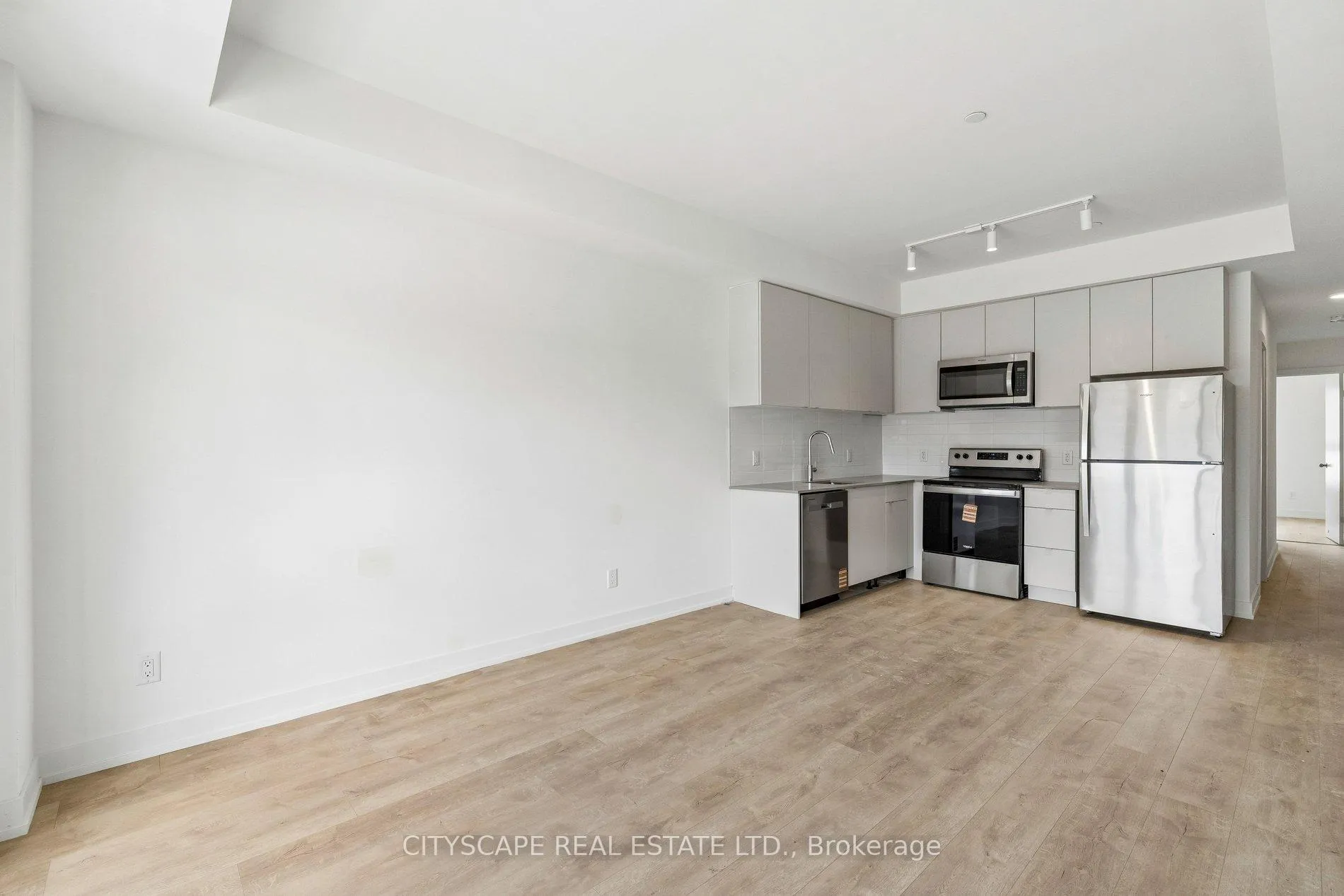 Photo 4 of Unit 201B, 16 Melbourne Avenue, St. Catharines, E. Chester — HOMEH