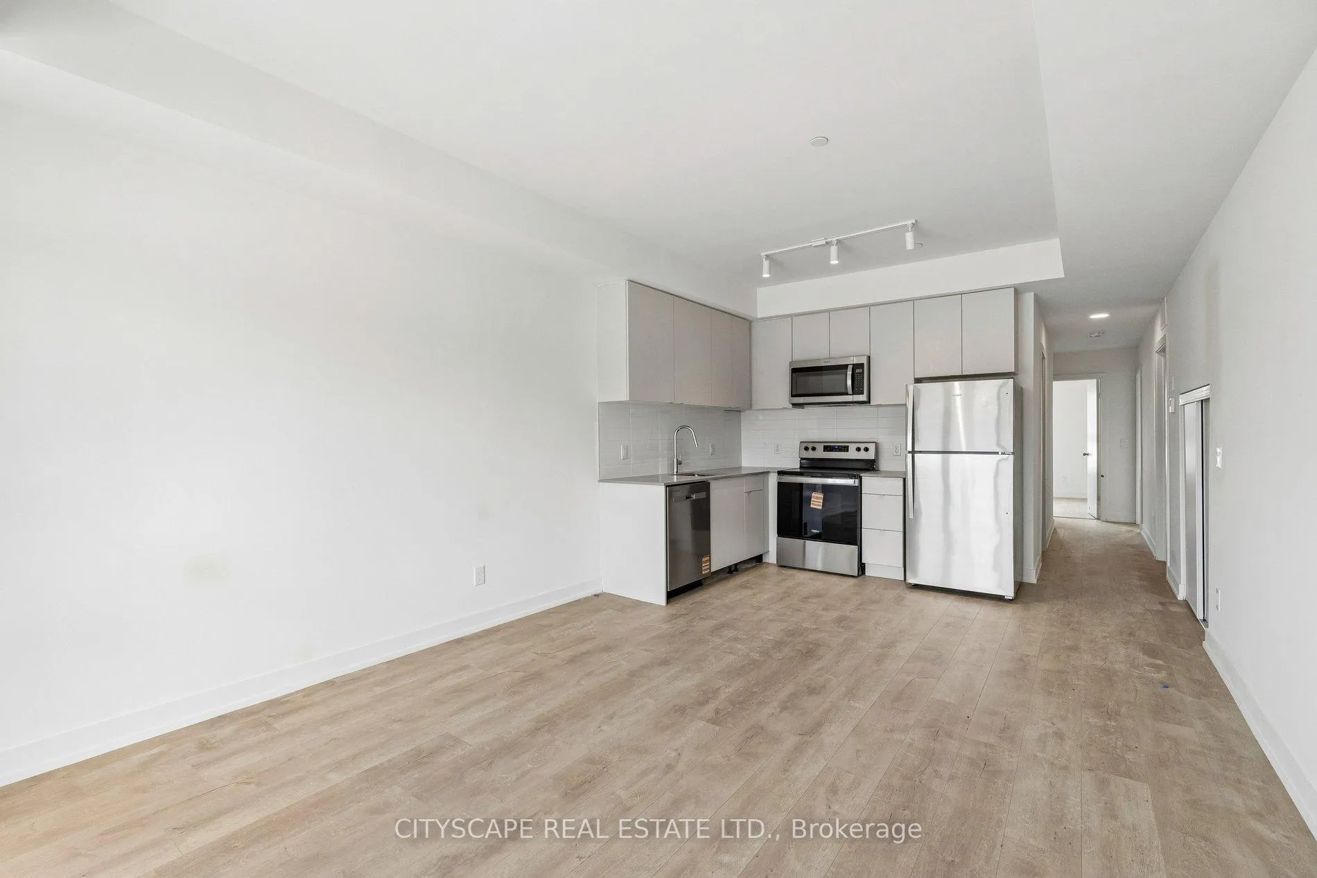 Photo 5 of Unit 201B, 16 Melbourne Avenue, St. Catharines, E. Chester — HOMEH