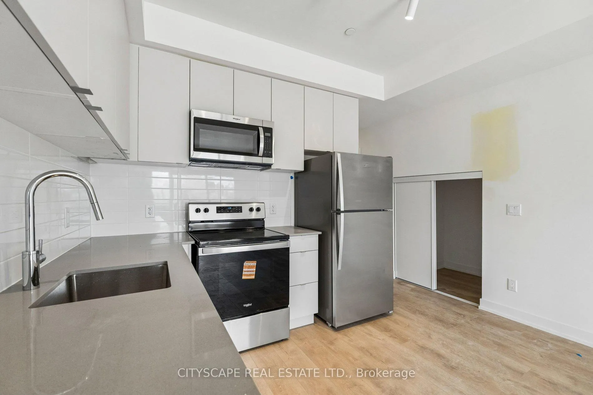 Photo 8 of Unit 201B, 16 Melbourne Avenue, St. Catharines, E. Chester — HOMEH