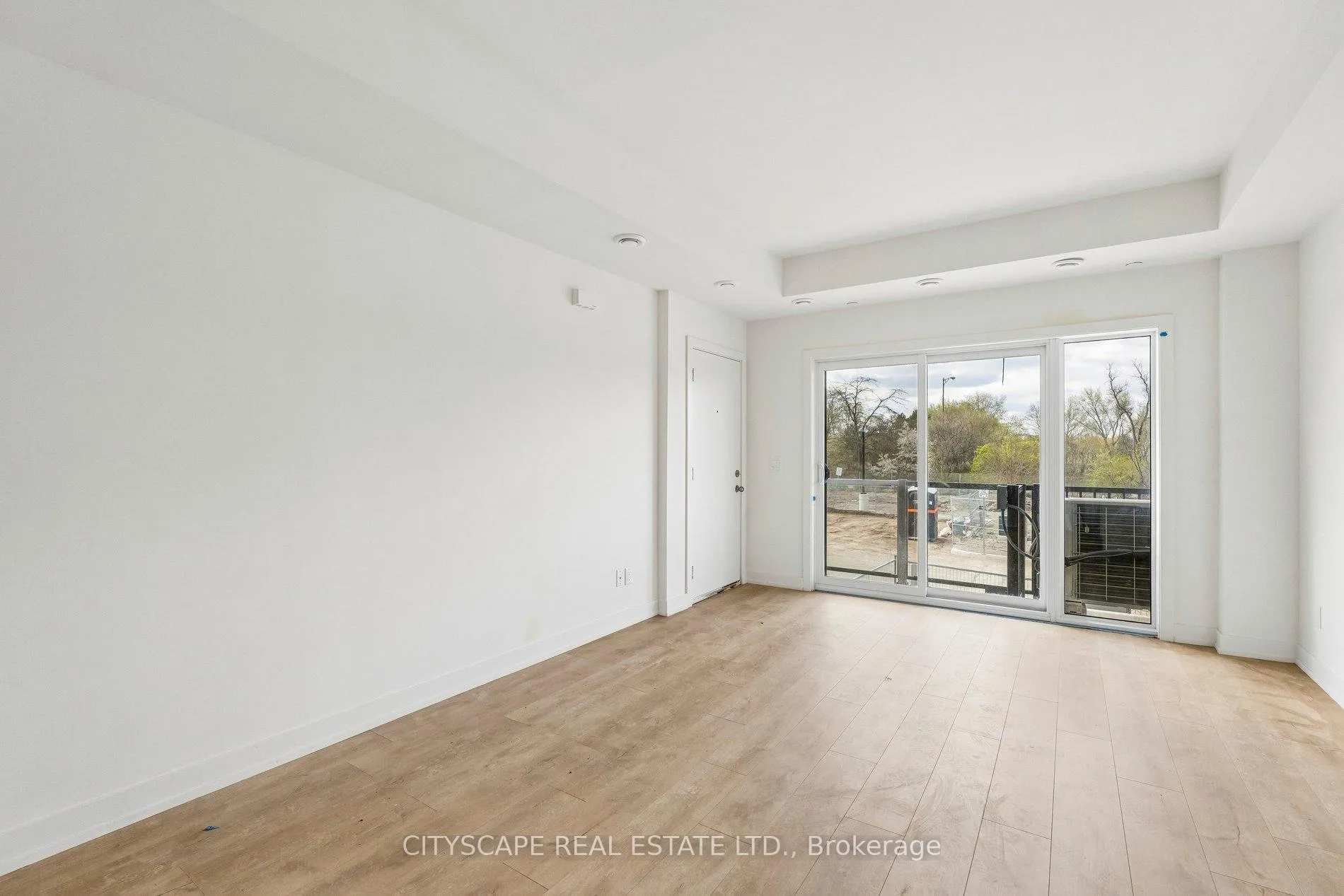 Photo 12 of Unit 201B, 16 Melbourne Avenue, St. Catharines, E. Chester — HOMEH