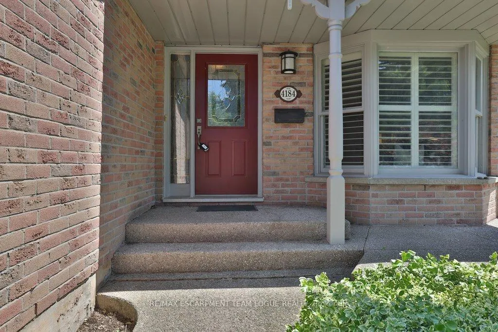 Photo 3 of 4184 Millcroft Park Drive, Burlington, Rose — HOMEH
