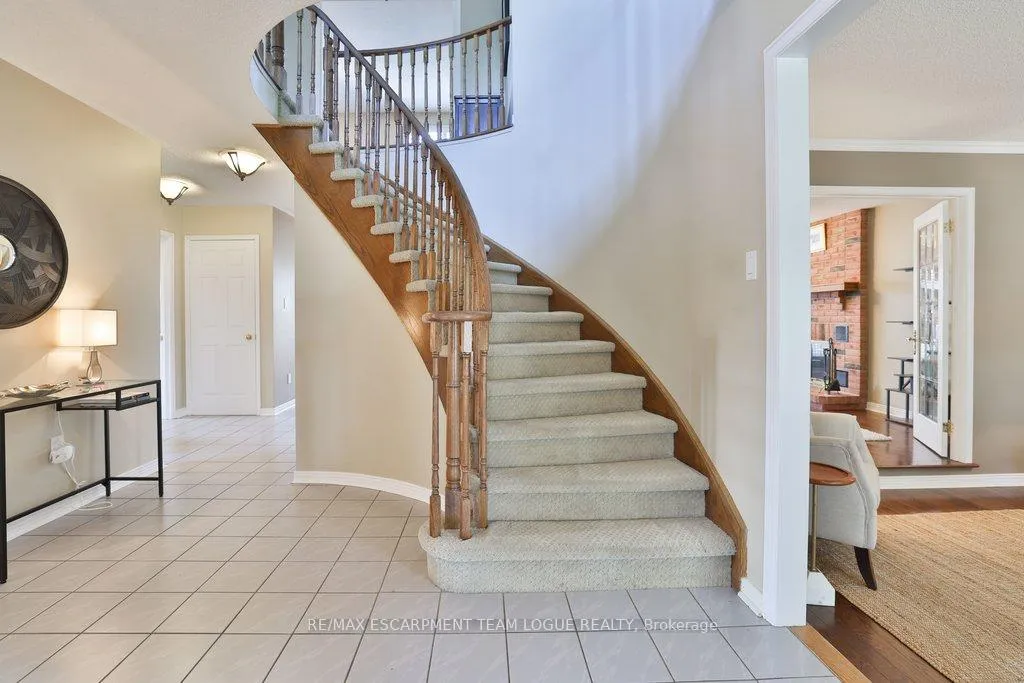 Photo 4 of 4184 Millcroft Park Drive, Burlington, Rose — HOMEH
