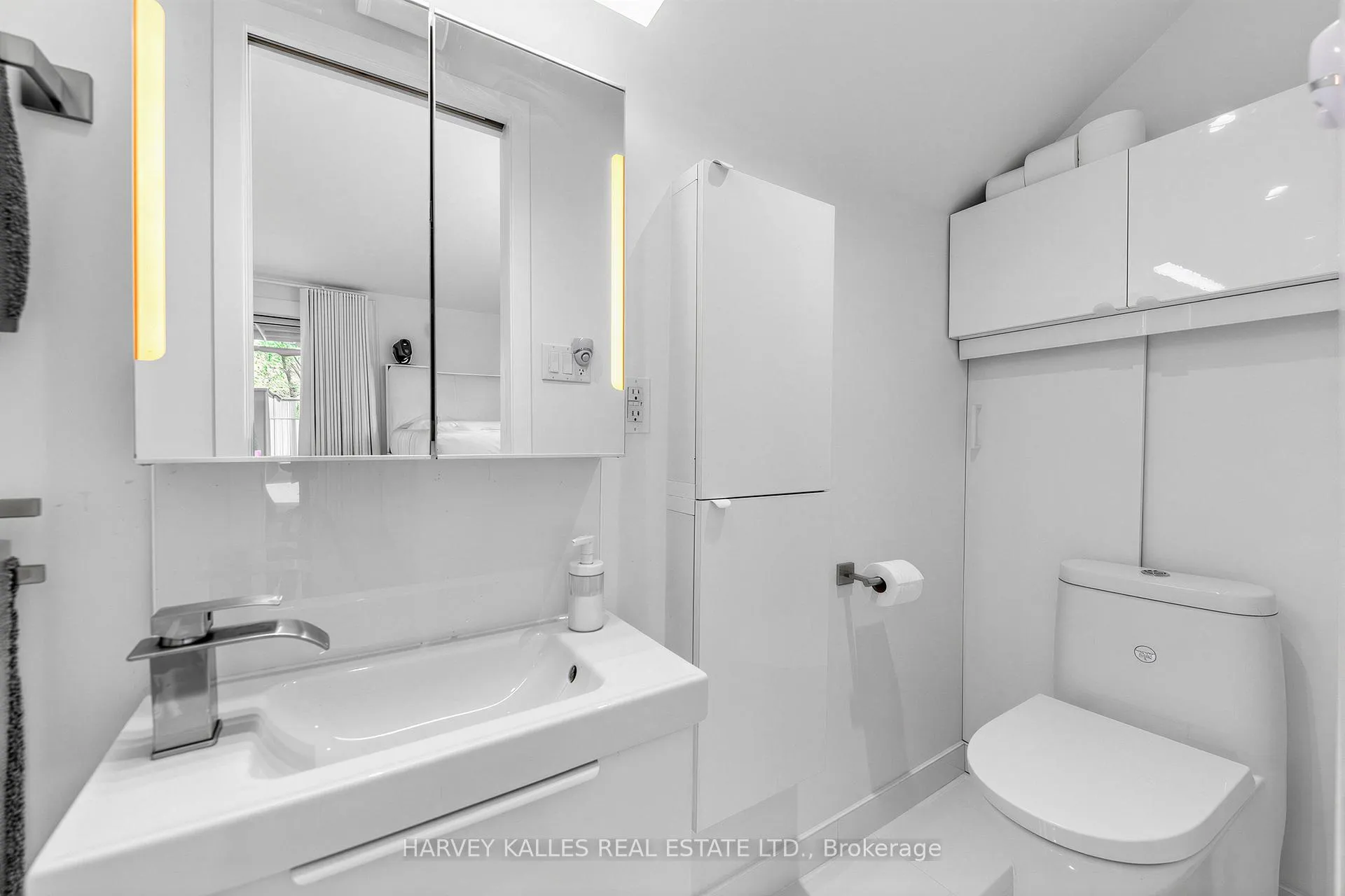 Photo 18 of 210 Gerrard Street E, Toronto, Moss Park — HOMEH