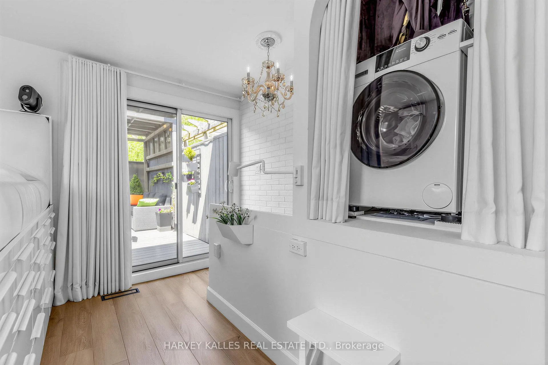 Photo 20 of 210 Gerrard Street E, Toronto, Moss Park — HOMEH