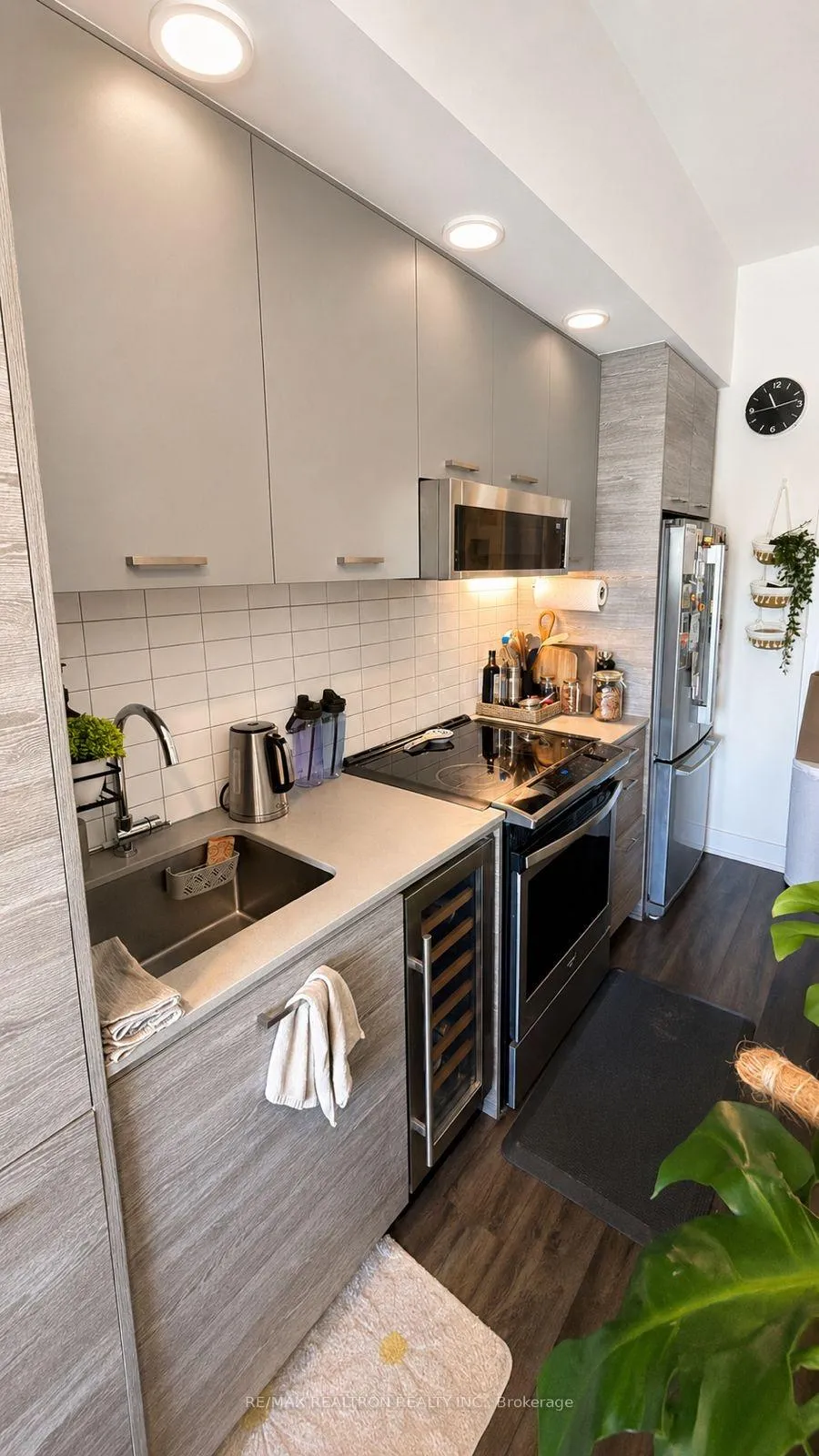 Photo 4 of Unit B615, 410 Dufferin Street, Toronto, Little Portugal — HOMEH