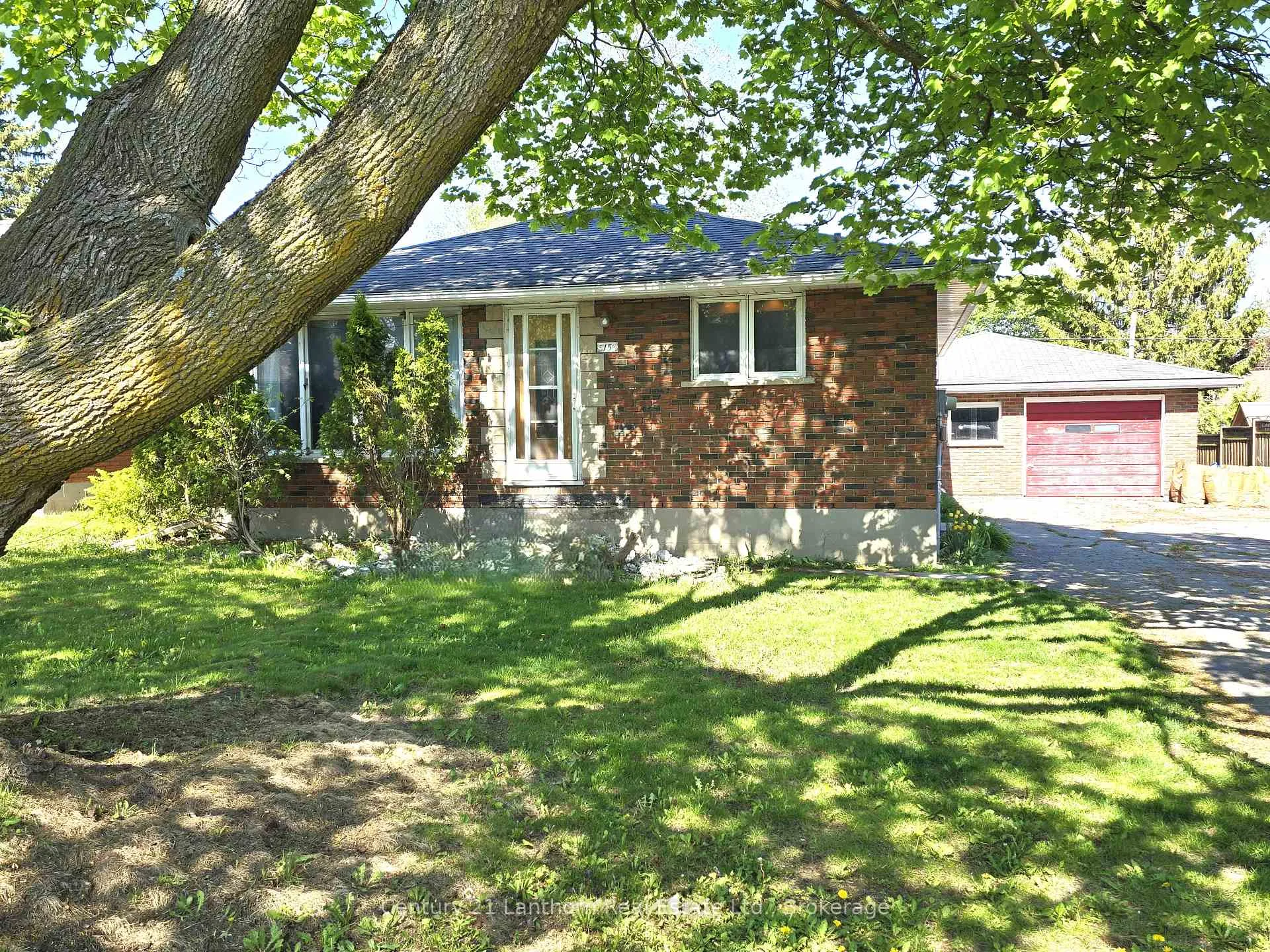 Photo 2 of 15 Melrose Crescent, Belleville, Belleville Ward — HOMEH