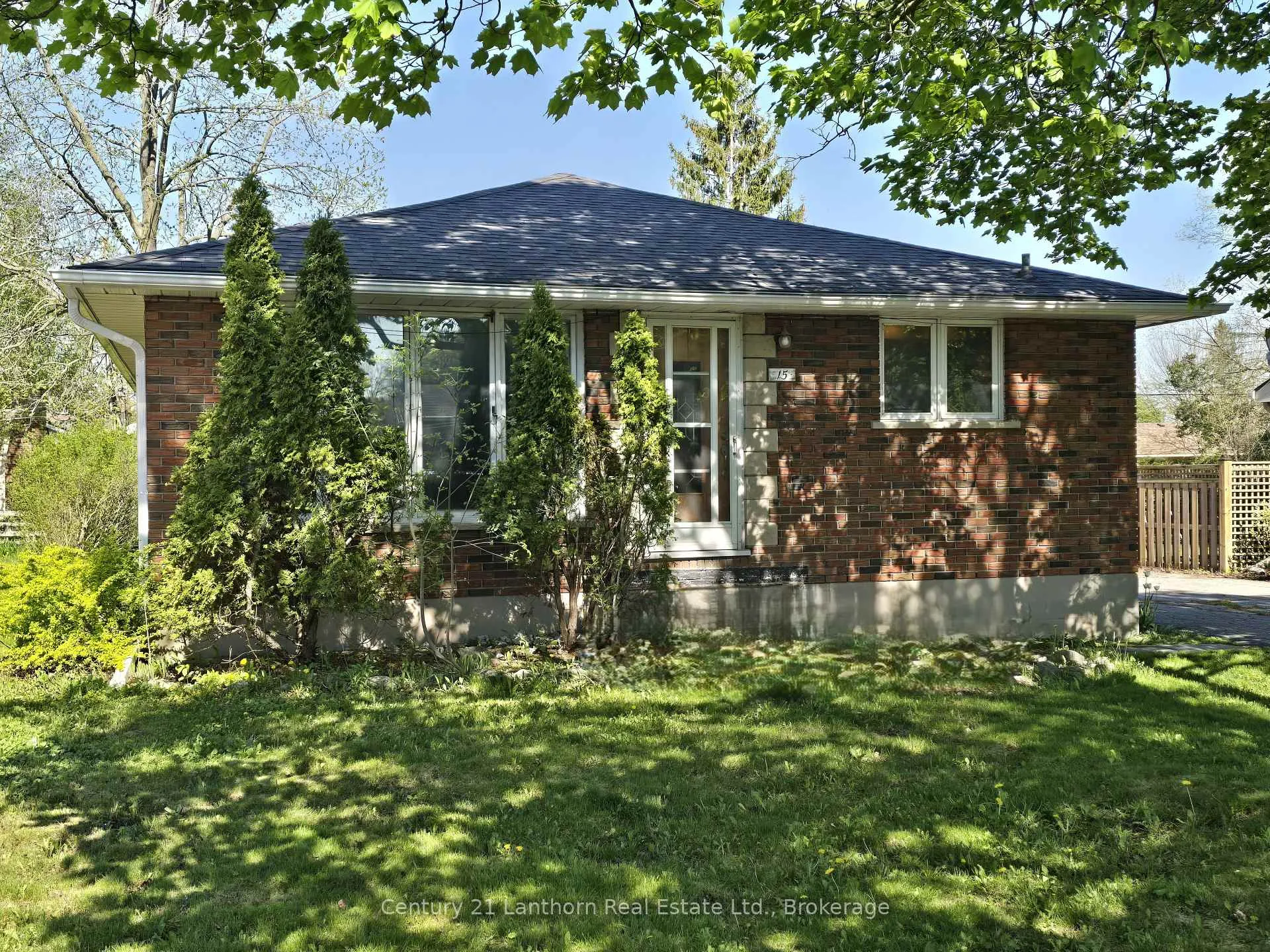 Photo 4 of 15 Melrose Crescent, Belleville, Belleville Ward — HOMEH