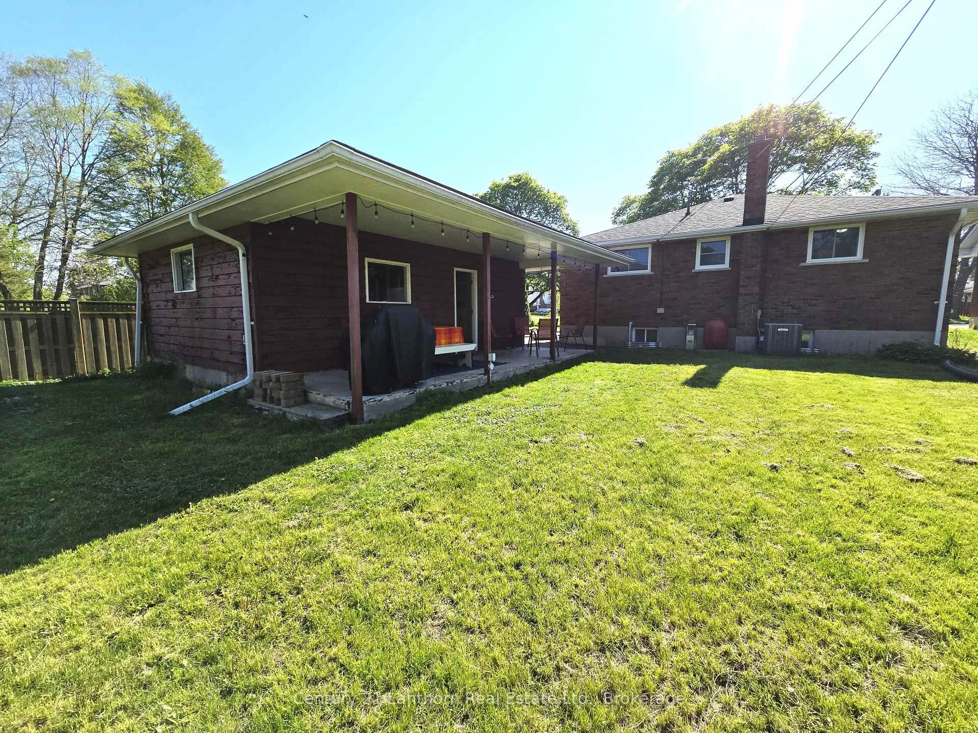 Photo 8 of 15 Melrose Crescent, Belleville, Belleville Ward — HOMEH