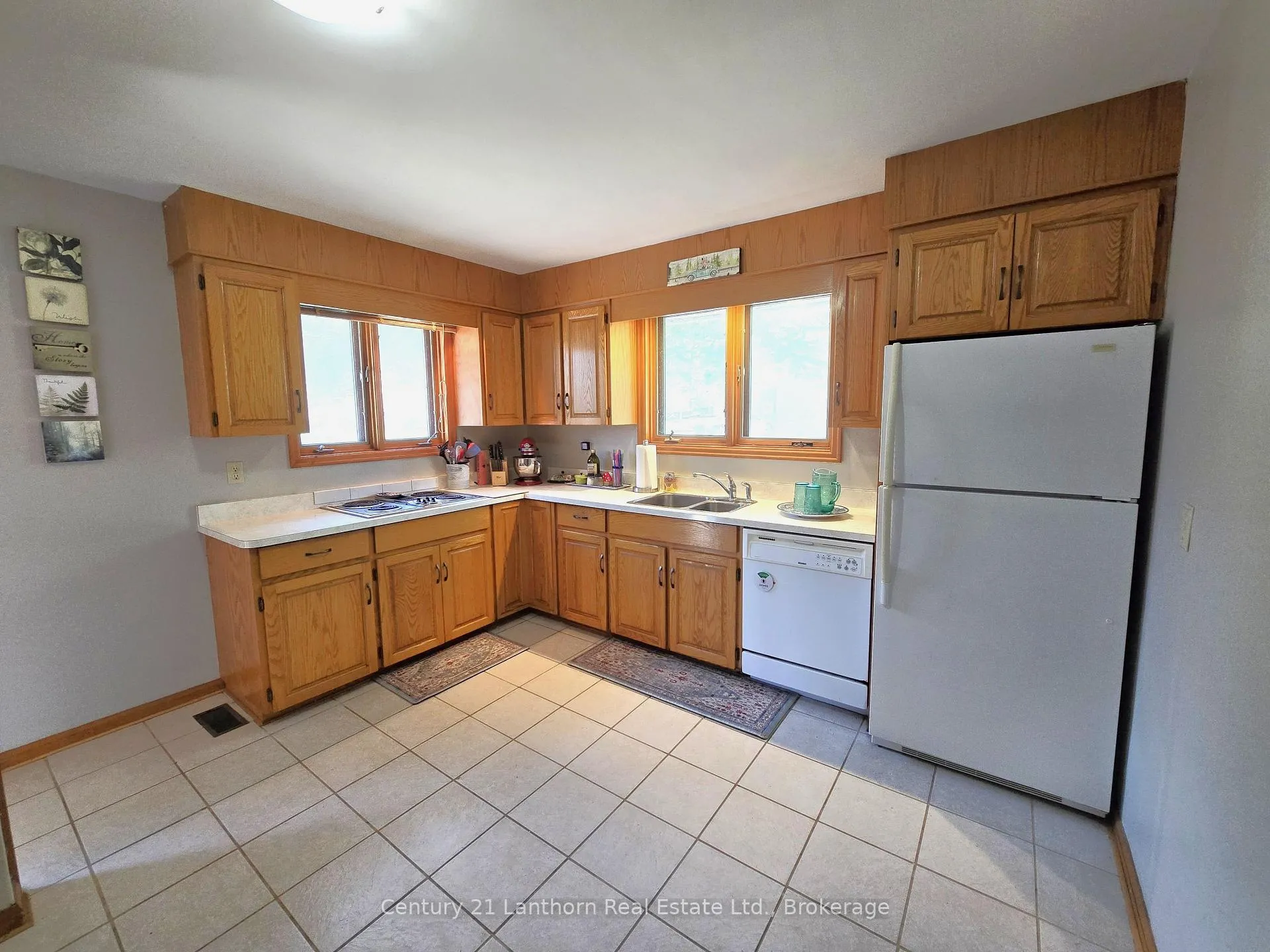 Photo 10 of 15 Melrose Crescent, Belleville, Belleville Ward — HOMEH