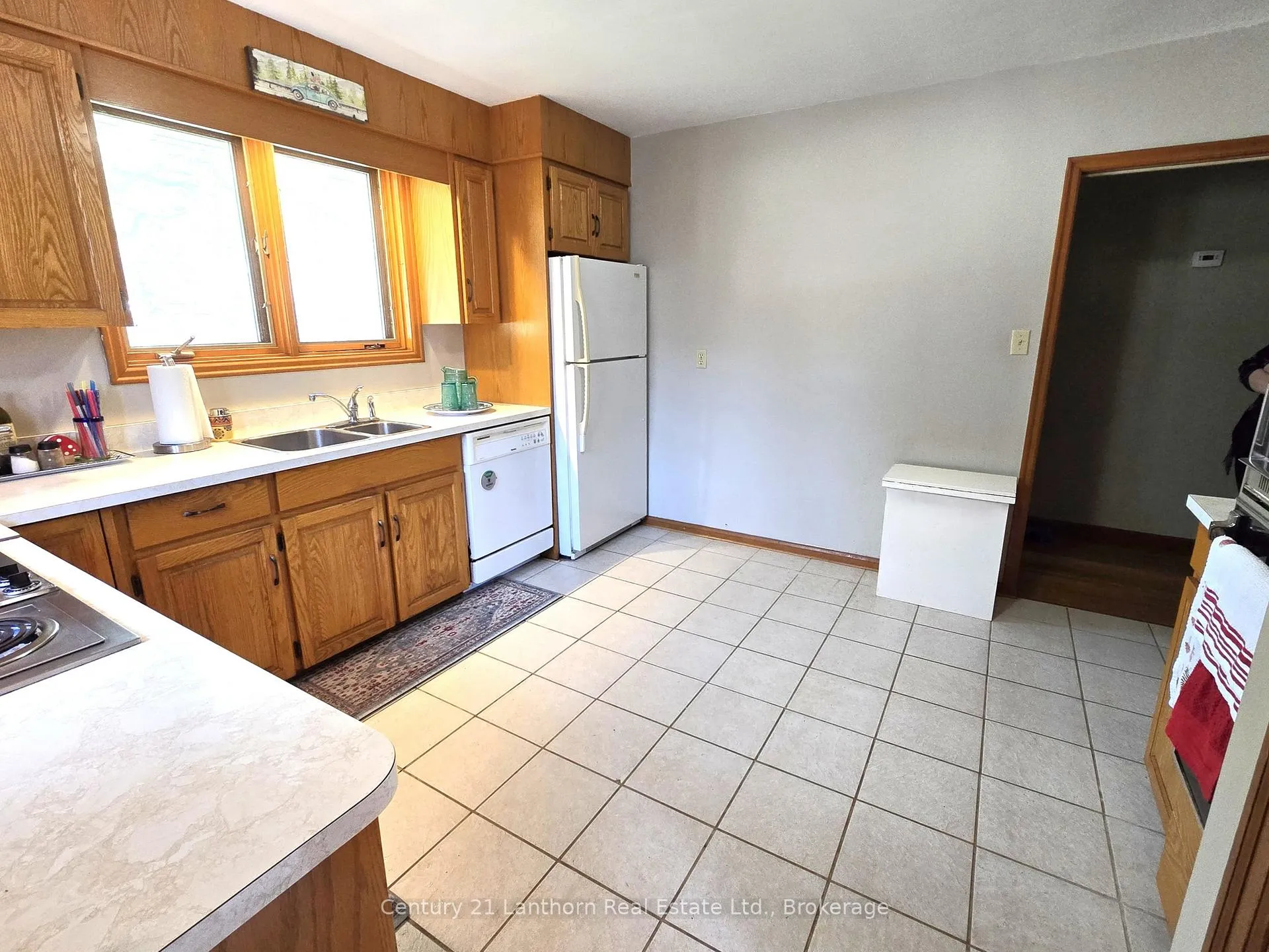 Photo 11 of 15 Melrose Crescent, Belleville, Belleville Ward — HOMEH