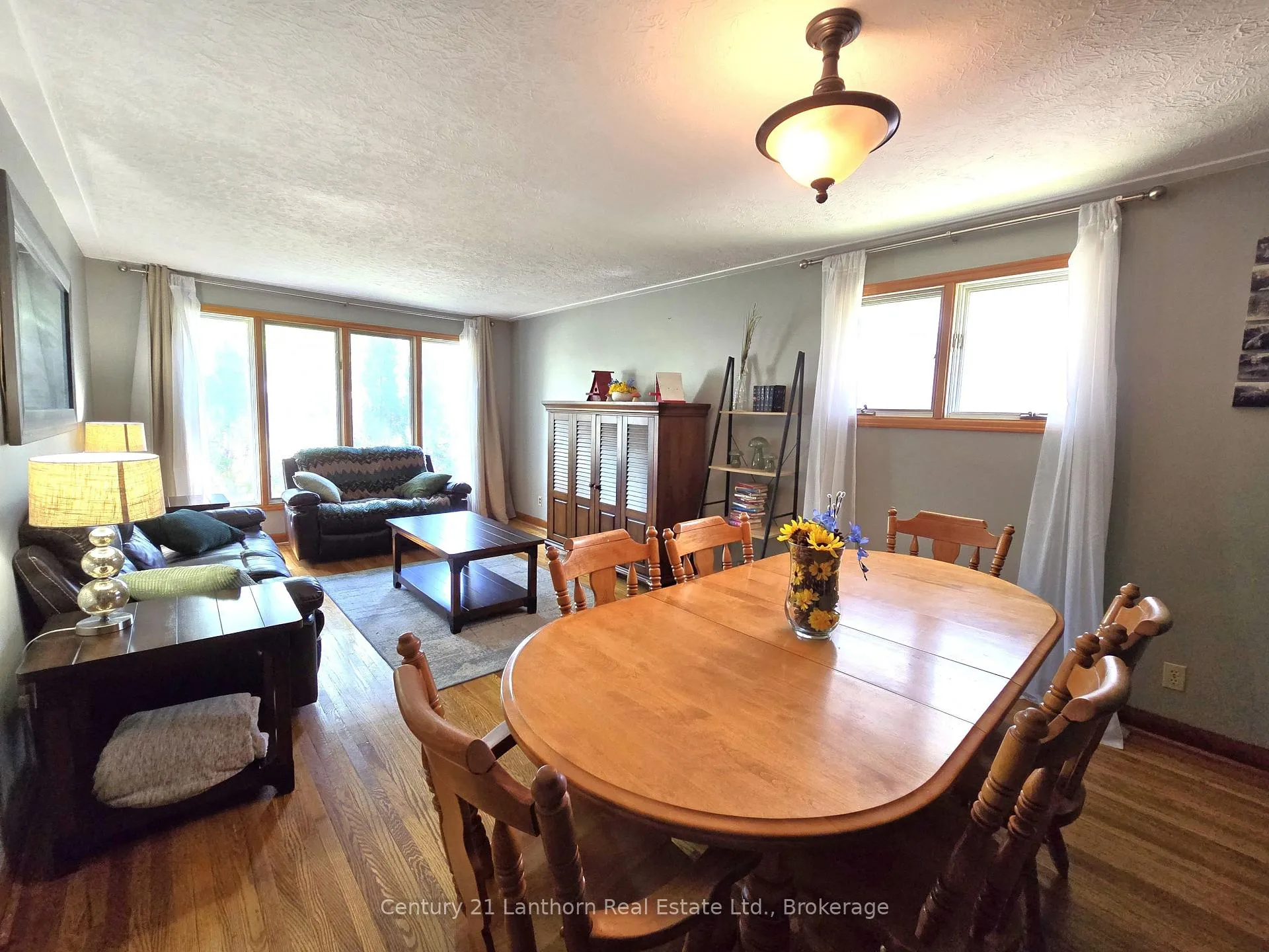Photo 18 of 15 Melrose Crescent, Belleville, Belleville Ward — HOMEH