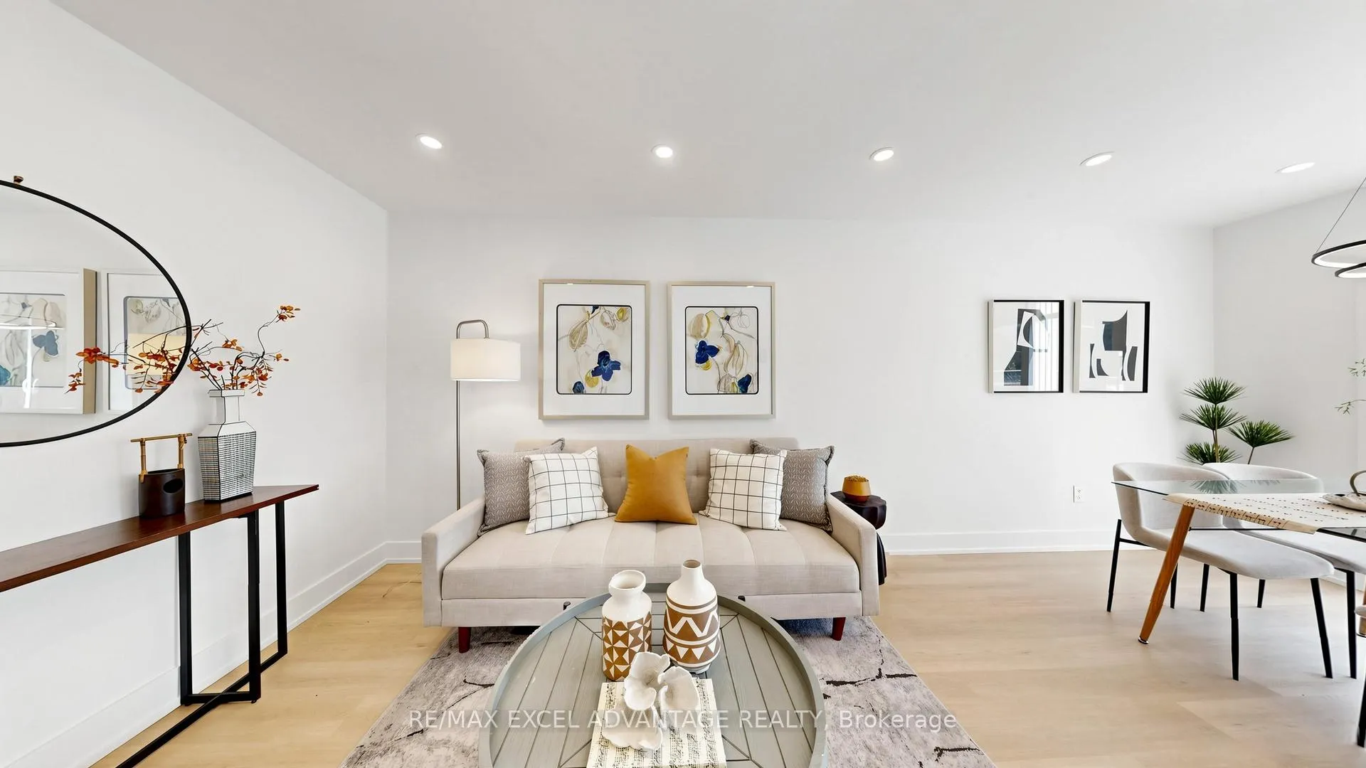 Photo 2 of 66 Dunbar Crescent, Markham, Milliken Mills East — HOMEH