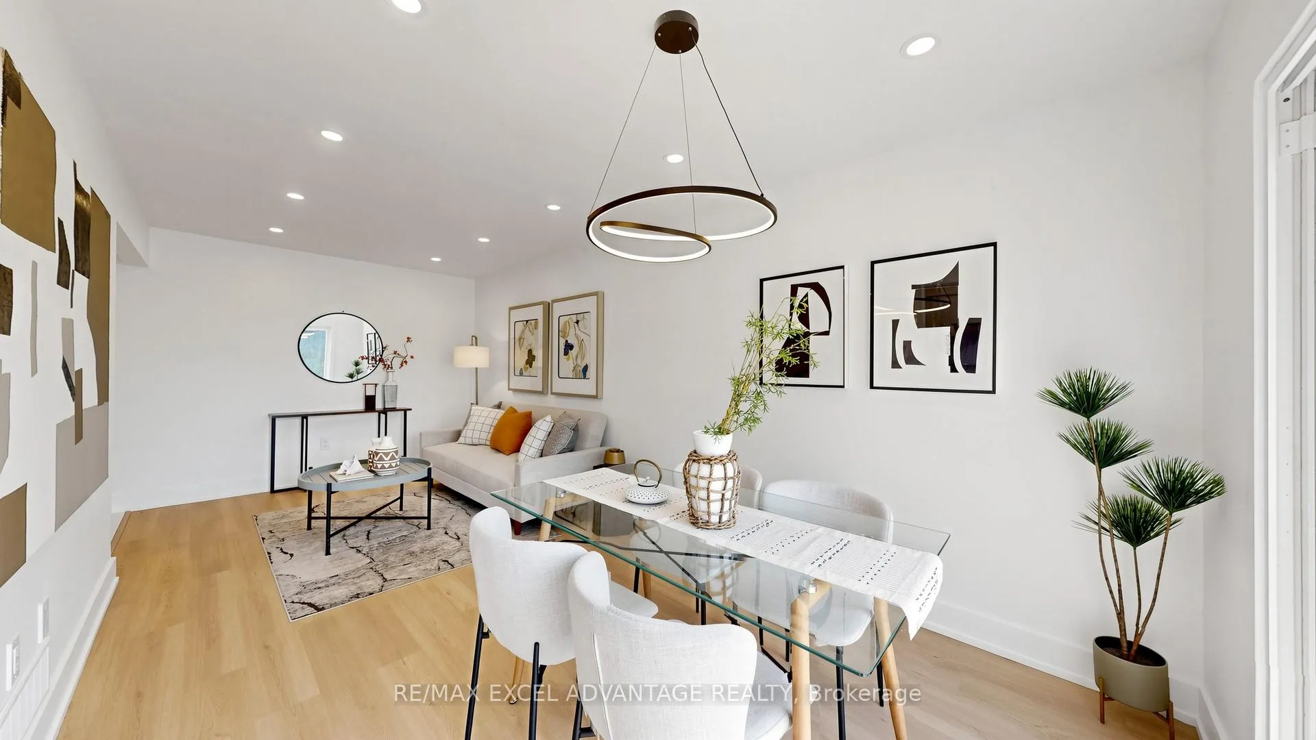 Photo 4 of 66 Dunbar Crescent, Markham, Milliken Mills East — HOMEH
