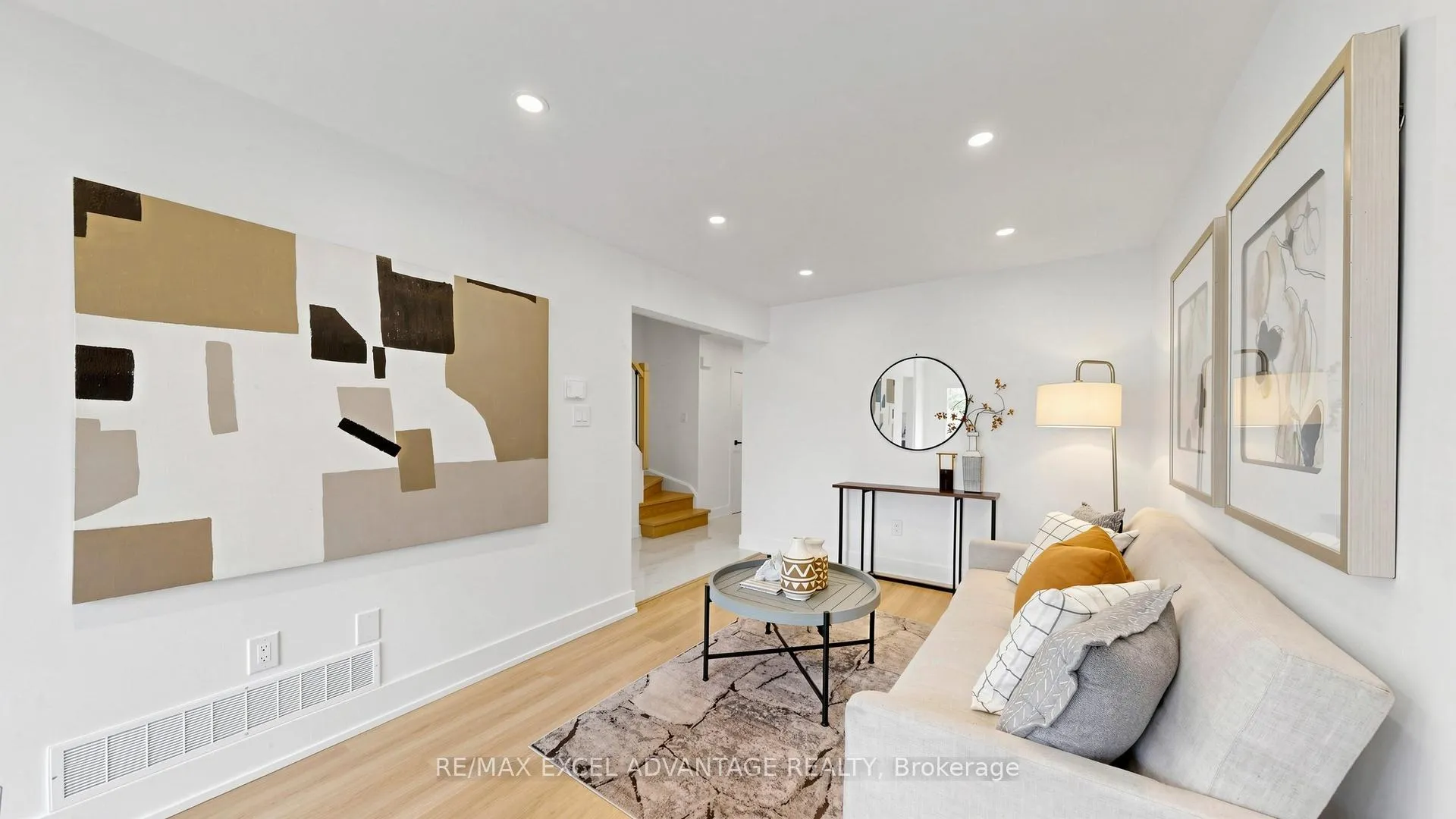 Photo 5 of 66 Dunbar Crescent, Markham, Milliken Mills East — HOMEH