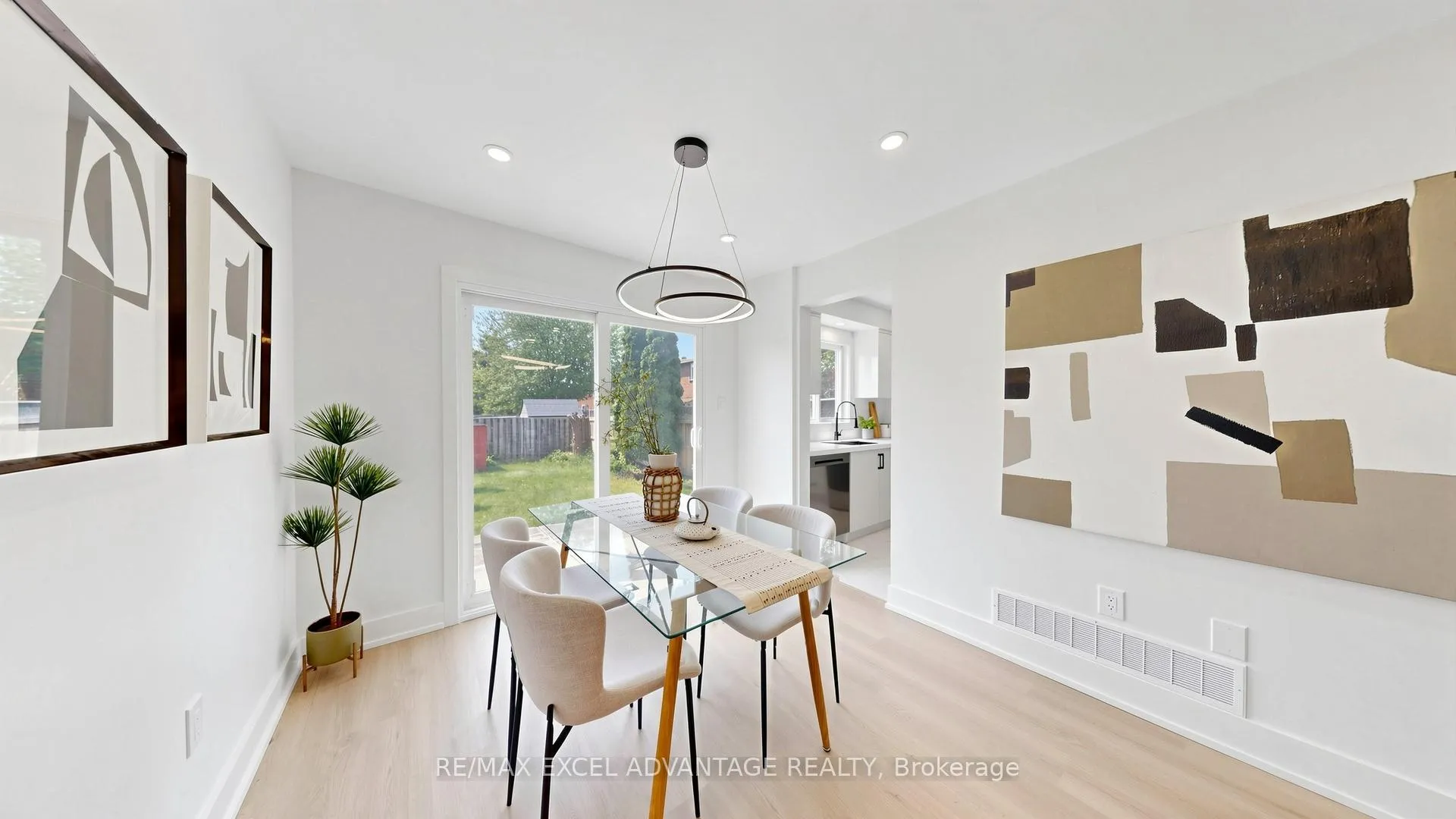 Photo 6 of 66 Dunbar Crescent, Markham, Milliken Mills East — HOMEH
