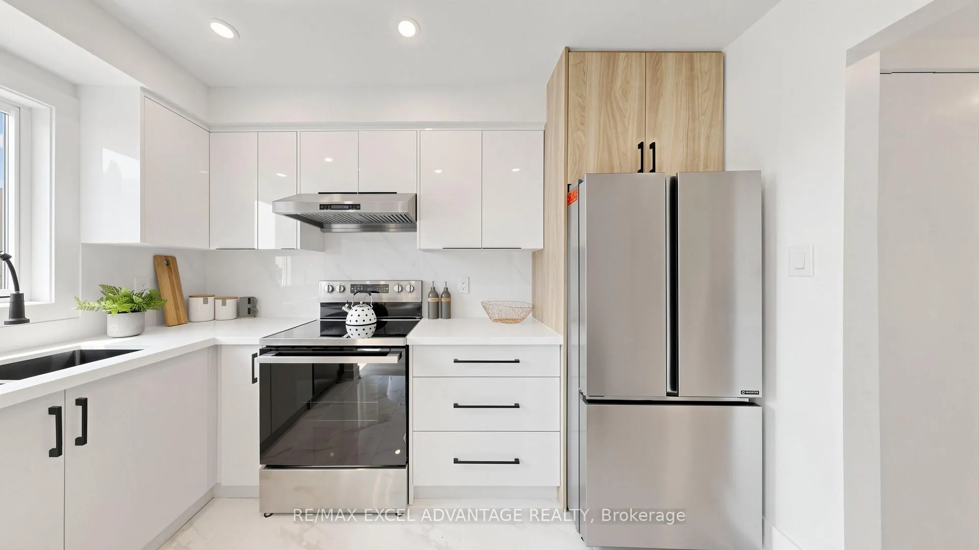 Photo 9 of 66 Dunbar Crescent, Markham, Milliken Mills East — HOMEH