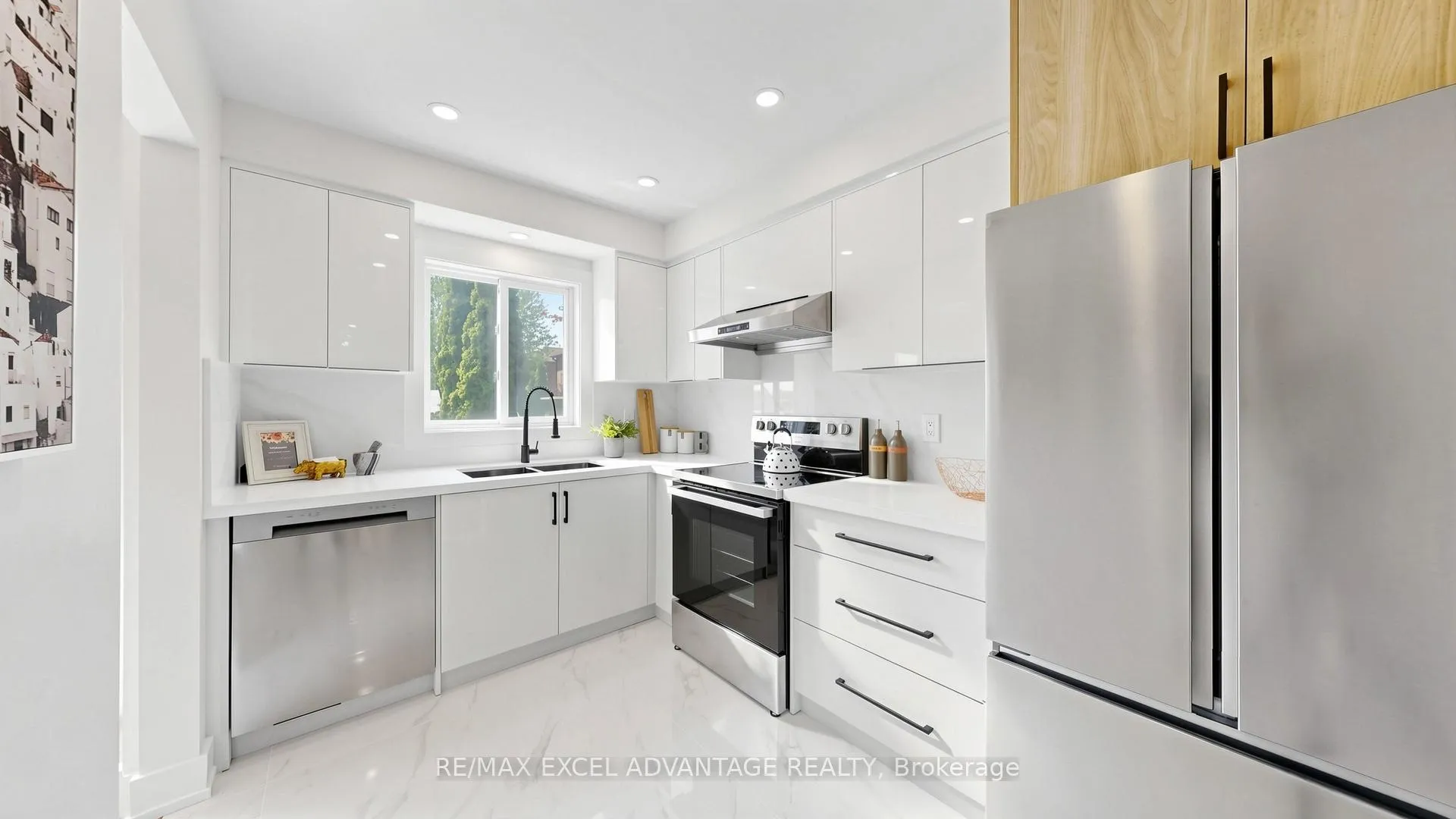Photo 10 of 66 Dunbar Crescent, Markham, Milliken Mills East — HOMEH