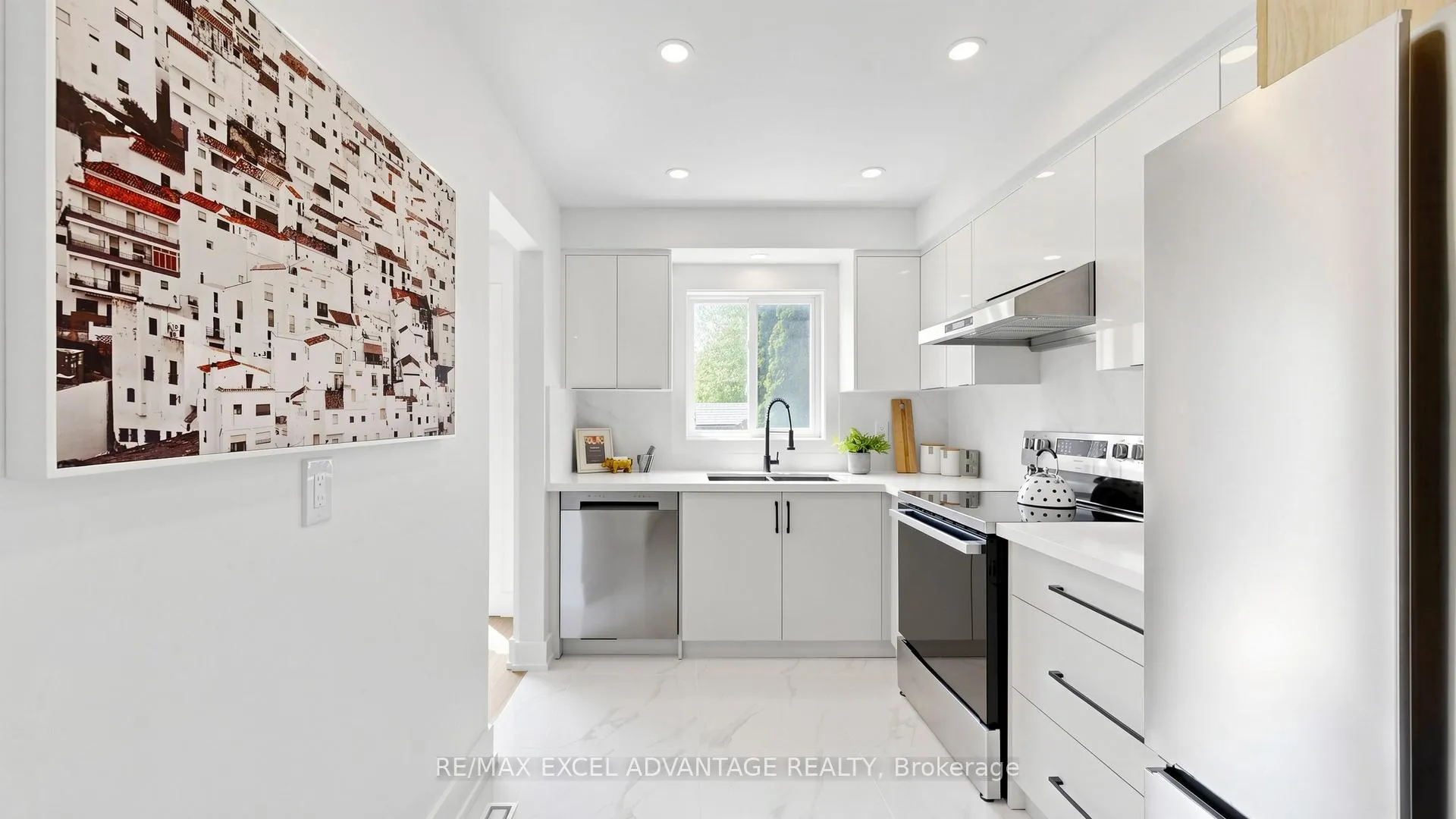 Photo 12 of 66 Dunbar Crescent, Markham, Milliken Mills East — HOMEH