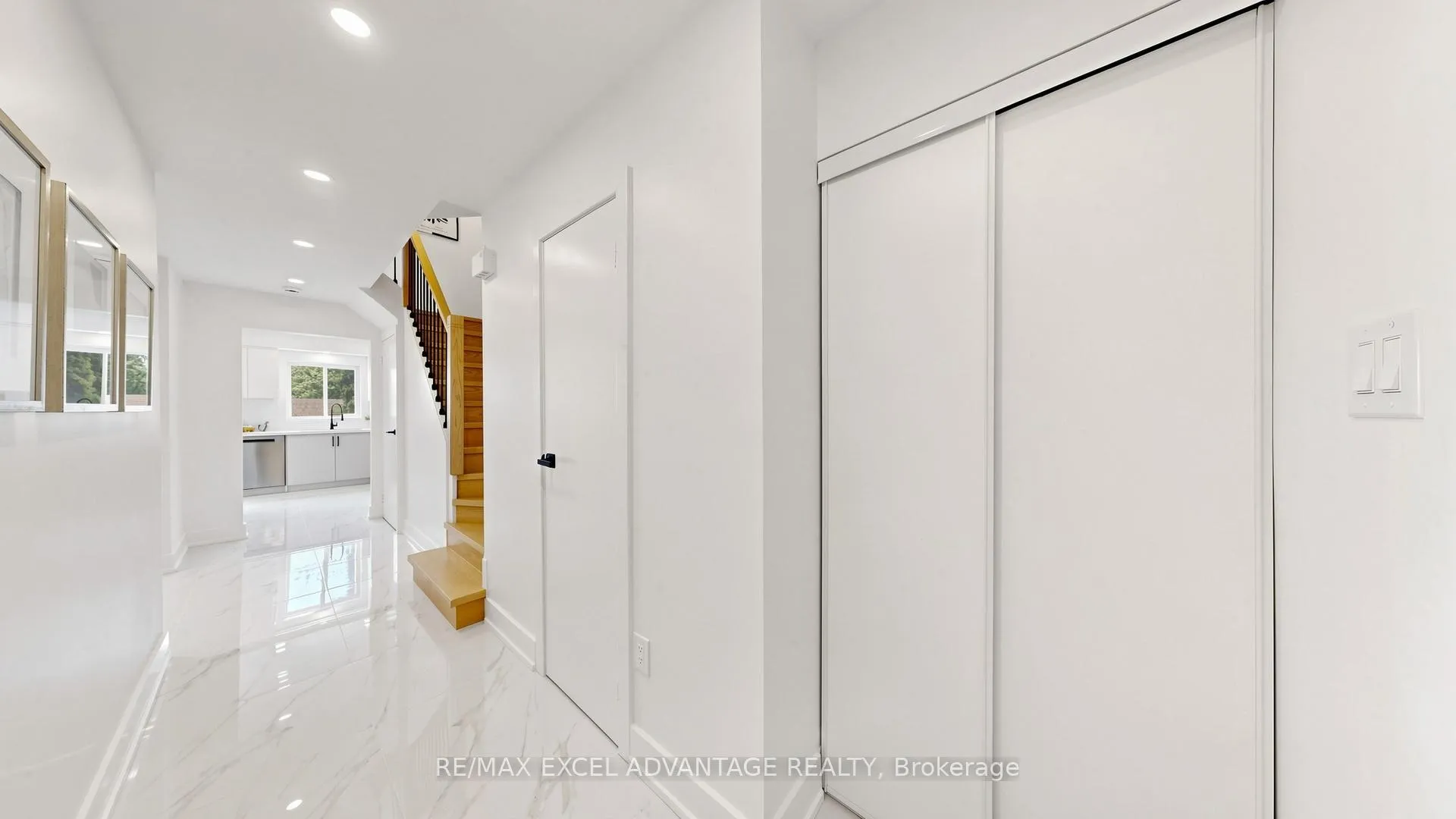 Photo 14 of 66 Dunbar Crescent, Markham, Milliken Mills East — HOMEH