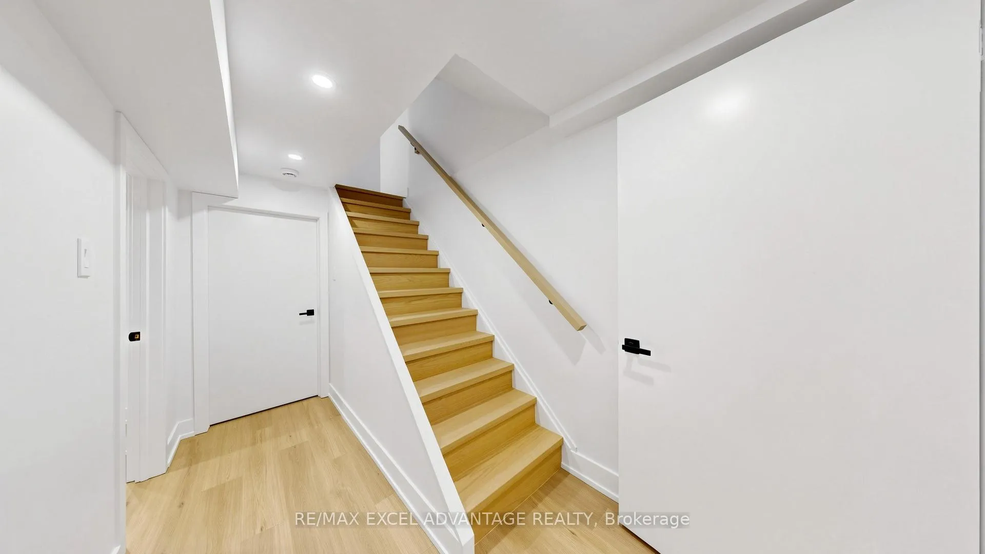 Photo 24 of 66 Dunbar Crescent, Markham, Milliken Mills East — HOMEH