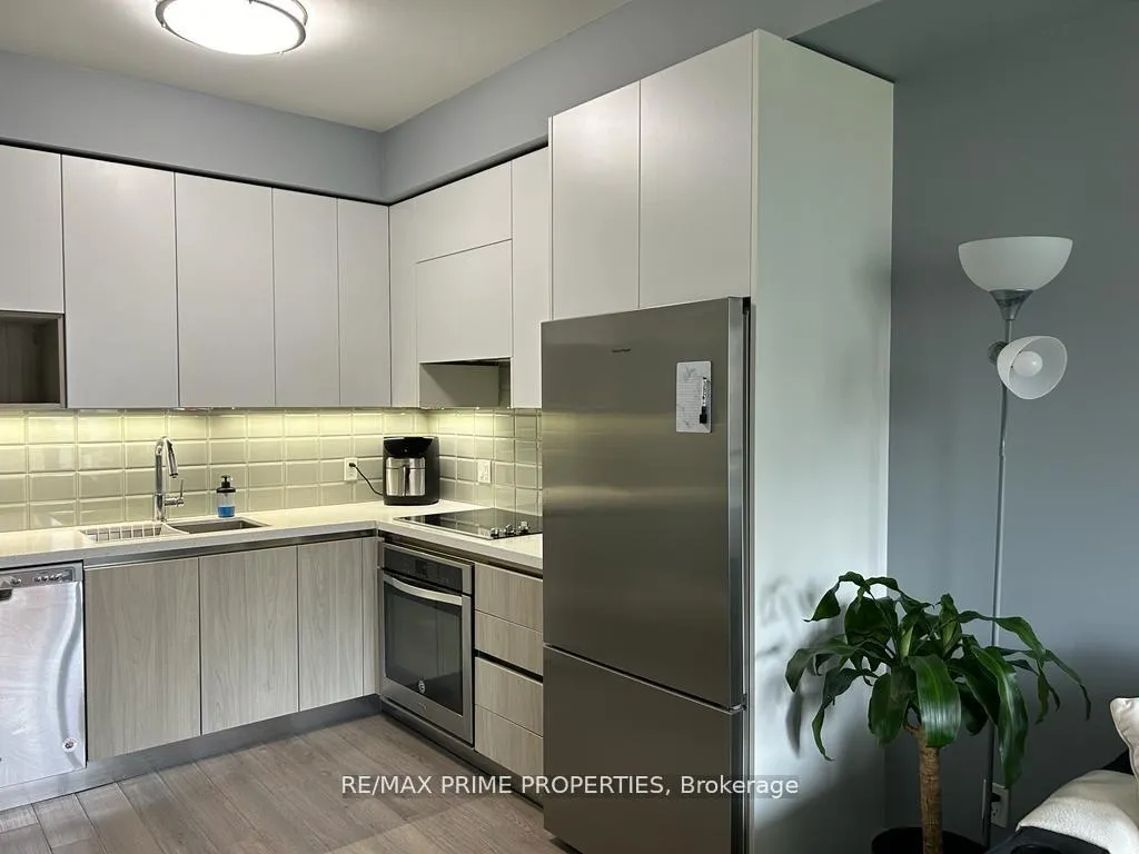 Photo 3 of Unit 523, 25 Water Walk Drive, Markham, Unionville — HOMEH