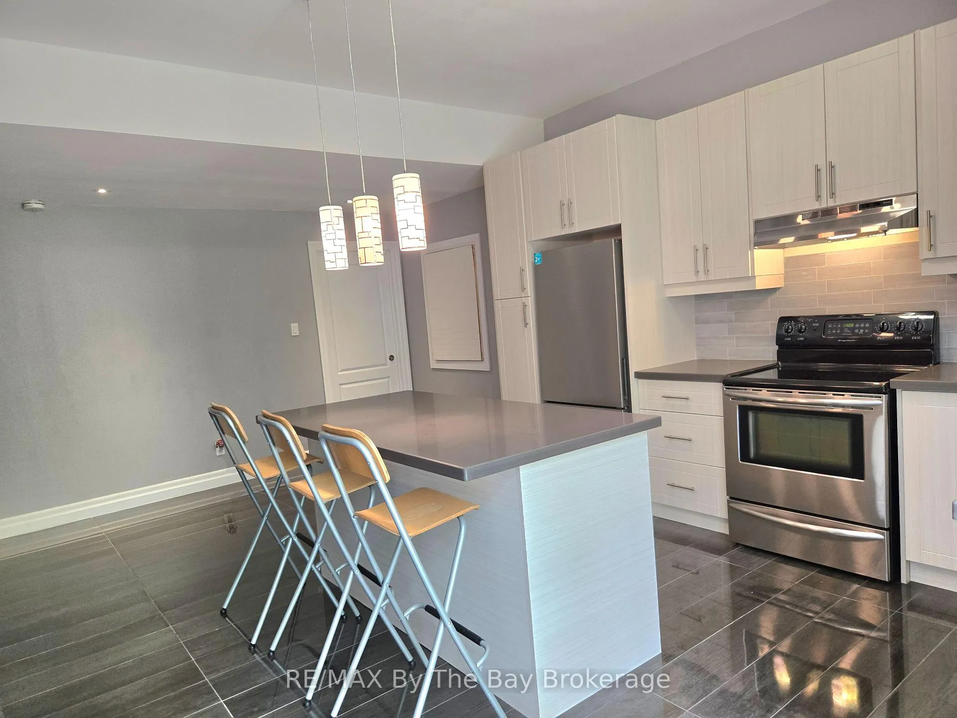 Photo 8 of Unit # Lower, 93 Allegra Drive, Wasaga Beach — HOMEH